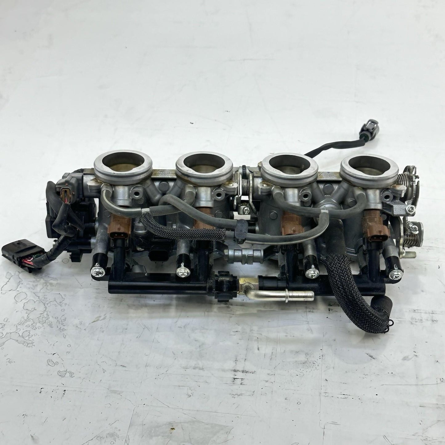 2011 - 2026 SUZUKI GSXR 600 GSXR 750 THROTTLE BODY FUEL INJECTORS STOCK