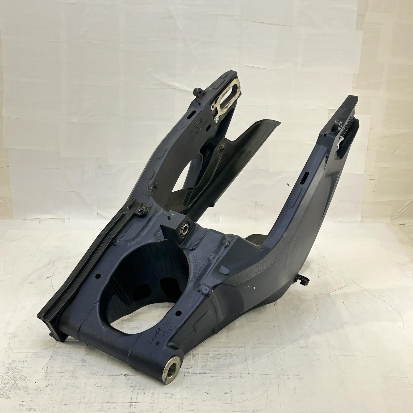 2011 - 2026 SUZUKI GSXR 600 GSXR 750 SWINGARM REAR SHOCK WHEEL FRAME NAVY STOCK