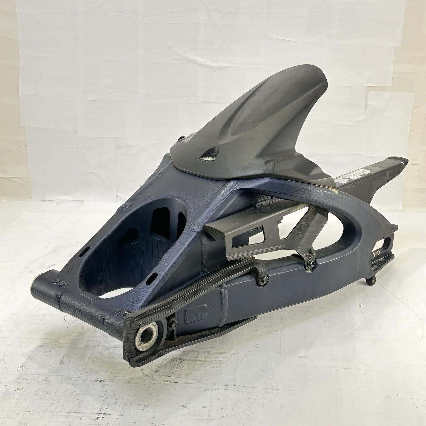 2011 - 2026 SUZUKI GSXR 600 GSXR 750 SWINGARM REAR SHOCK WHEEL FRAME NAVY STOCK