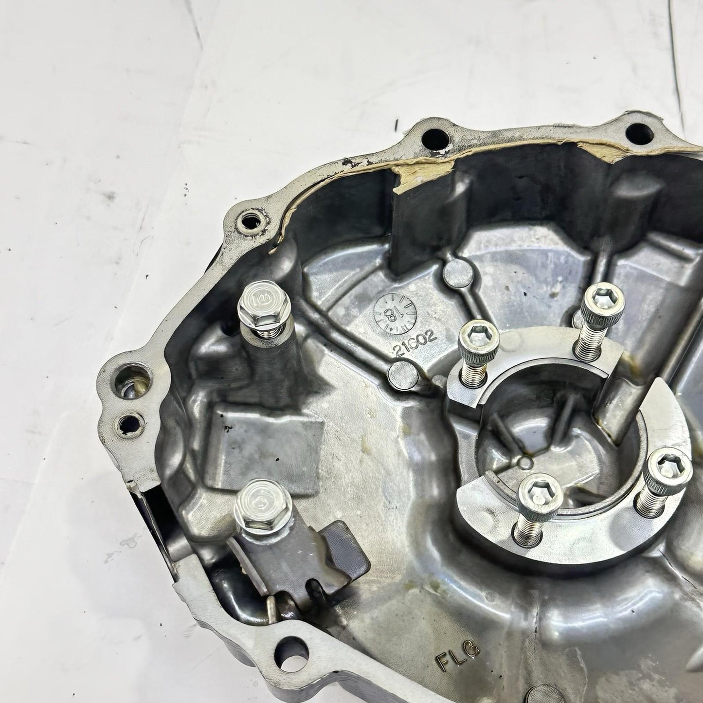 2008 - 2011 HONDA CBR1000RR STATOR COVER MAGNETO GUARD GENERATOR ALTERNATOR BOLT