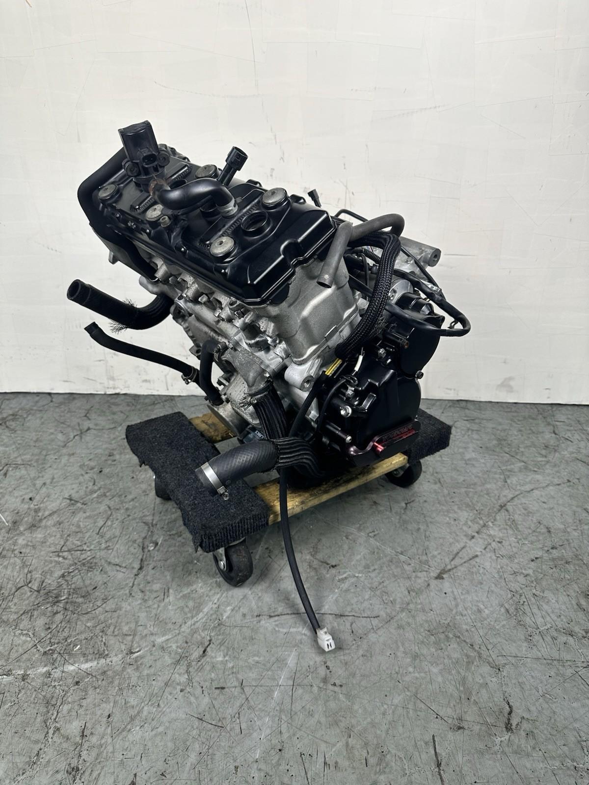 2006 2007 SUZUKI GSXR 600 ENGINE MOTOR COMPLETE *30 DAY WARRANTY* CYLINDER HEAD