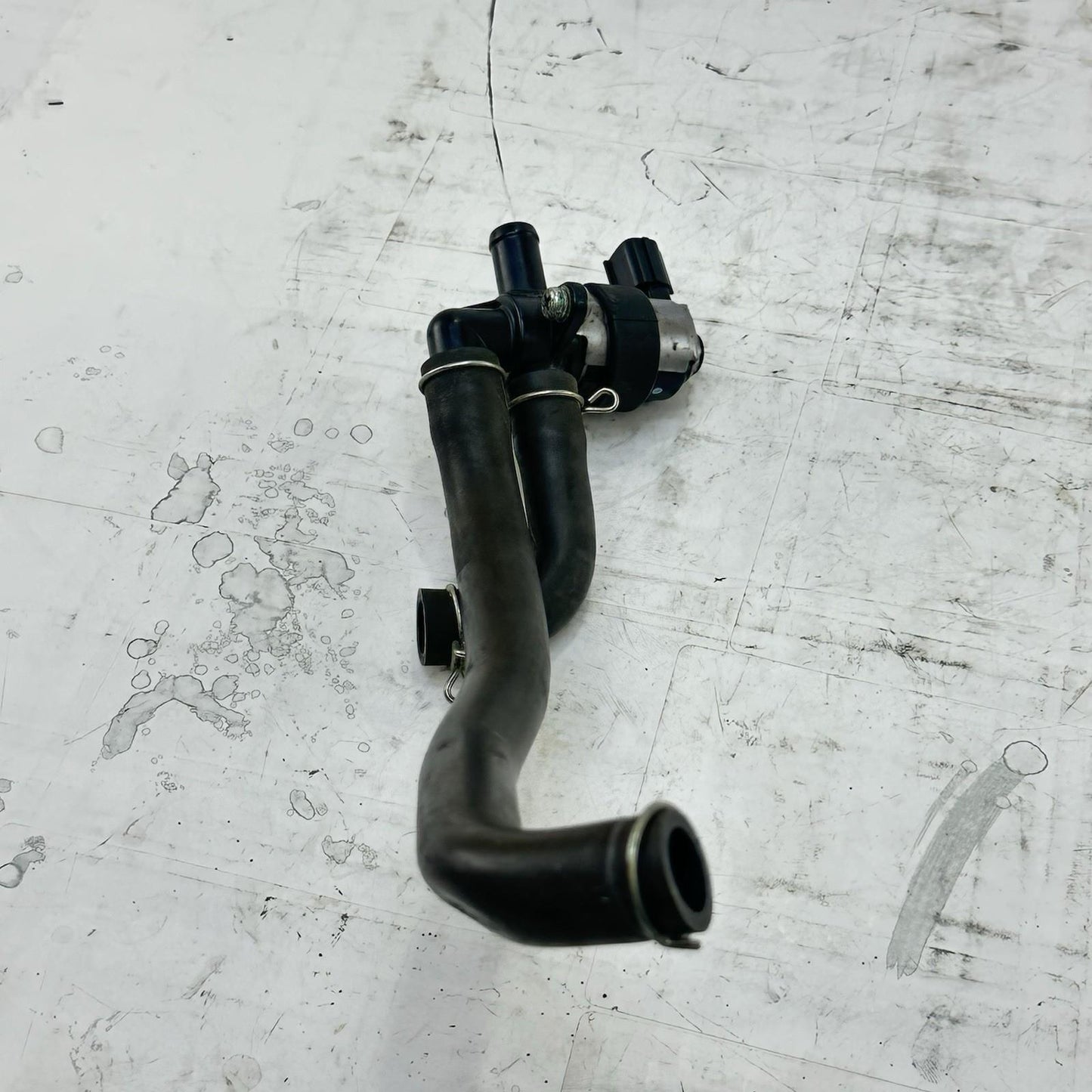 2008 - 2011 HONDA CBR1000RR AIR VALVE SOLENOID LINES PIPES HOSES TOP ENGINE