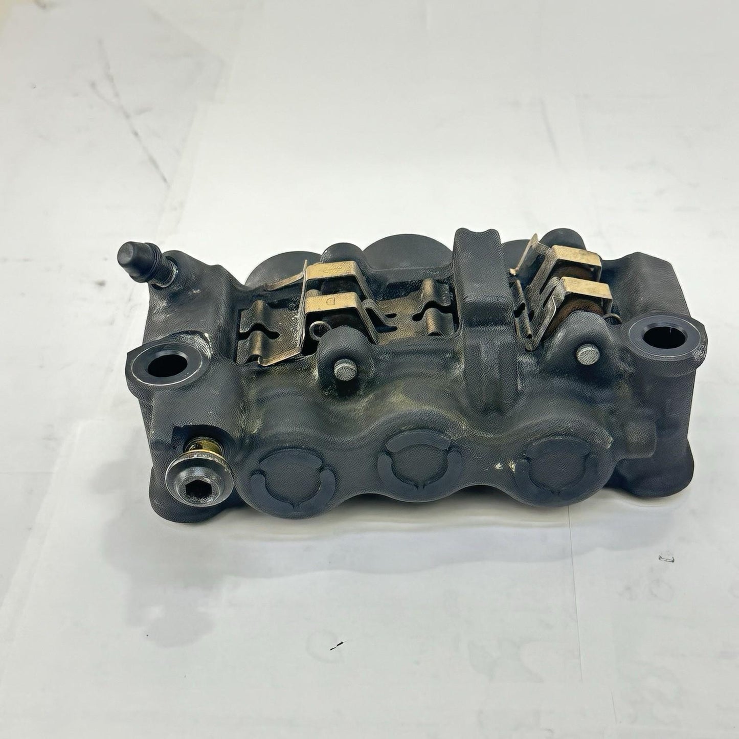 2009 - 2011 YAMAHA YZF R1 FRONT BRAKE CALIPERS LEFT RIGHT SET PAIR BOLTS STOCK
