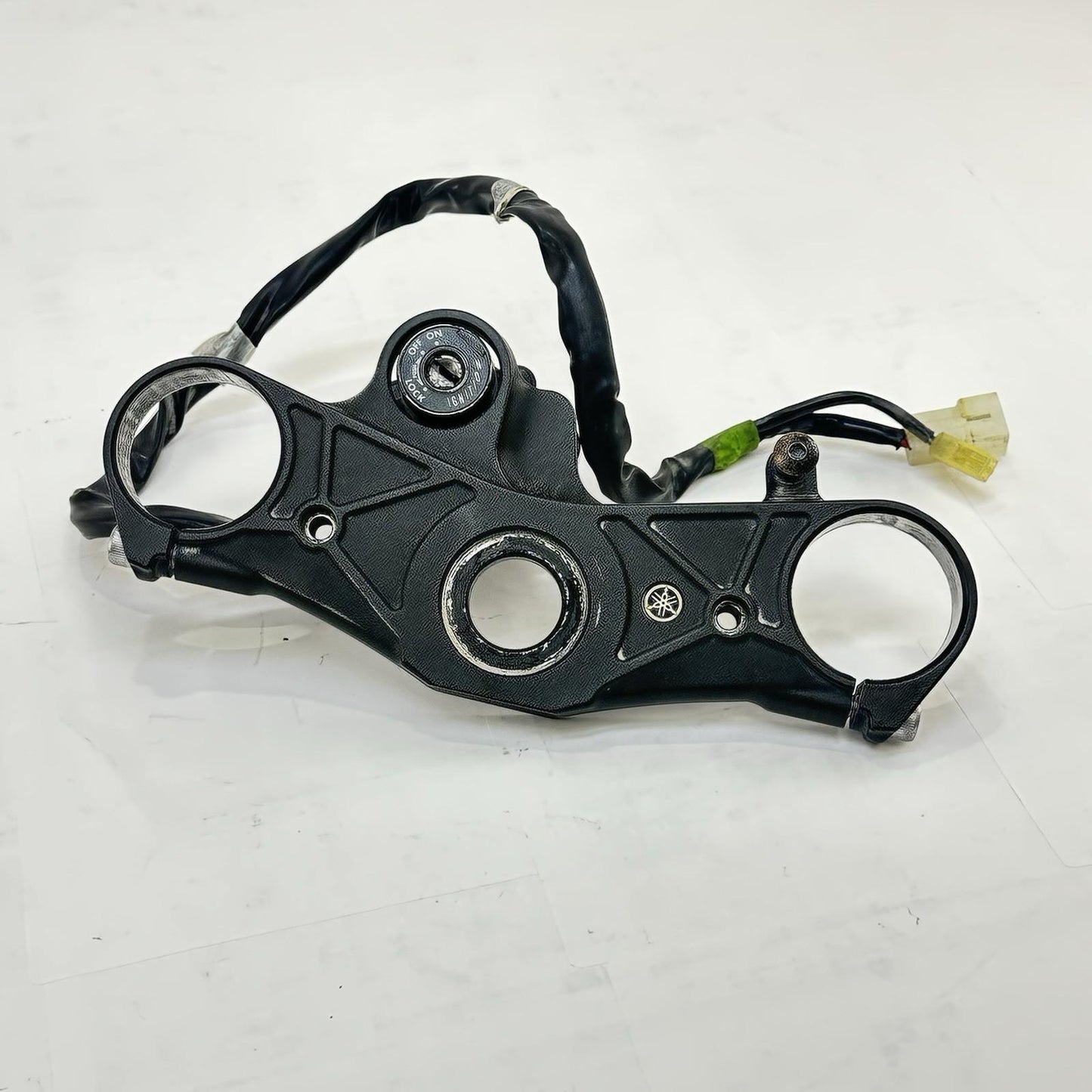2009 - 2011 YAMAHA YZF R1 IGNITION LOCK SET KEY GAS CAP SEAT LATCH FORK CLAMP
