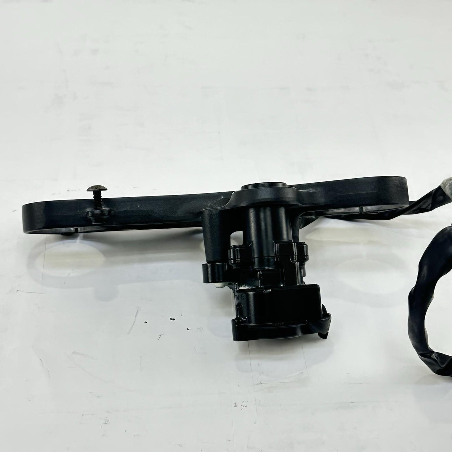 2009 - 2011 YAMAHA YZF R1 IGNITION LOCK SET KEY GAS CAP SEAT LATCH FORK CLAMP