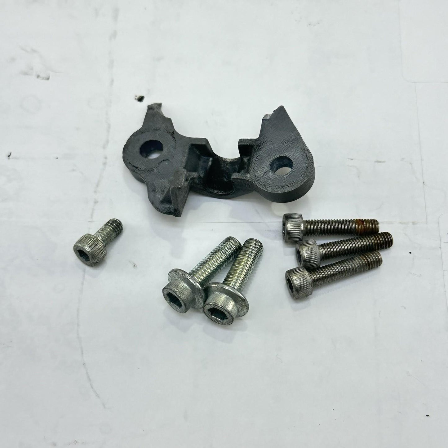 2009 - 2011 YAMAHA YZF R1 IGNITION LOCK SET KEY GAS CAP SEAT LATCH FORK CLAMP
