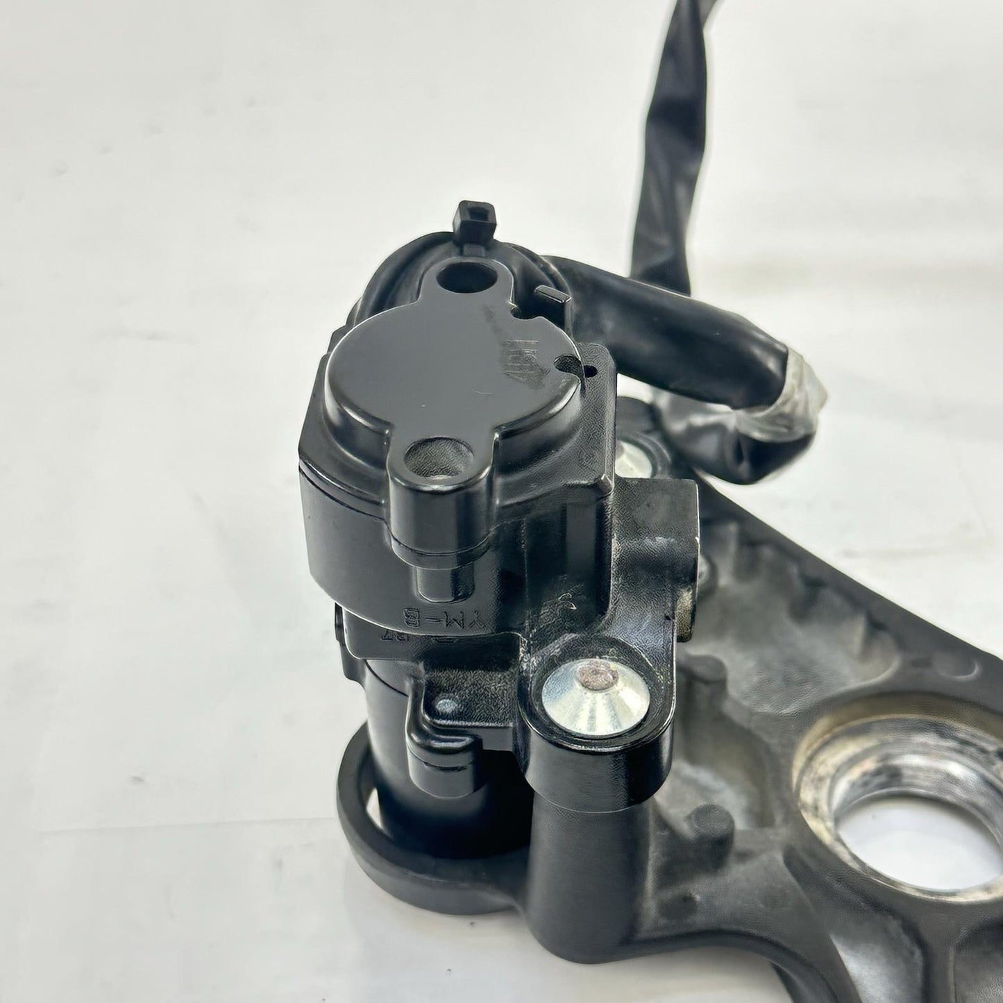 2009 - 2011 YAMAHA YZF R1 IGNITION LOCK SET KEY GAS CAP SEAT LATCH FORK CLAMP