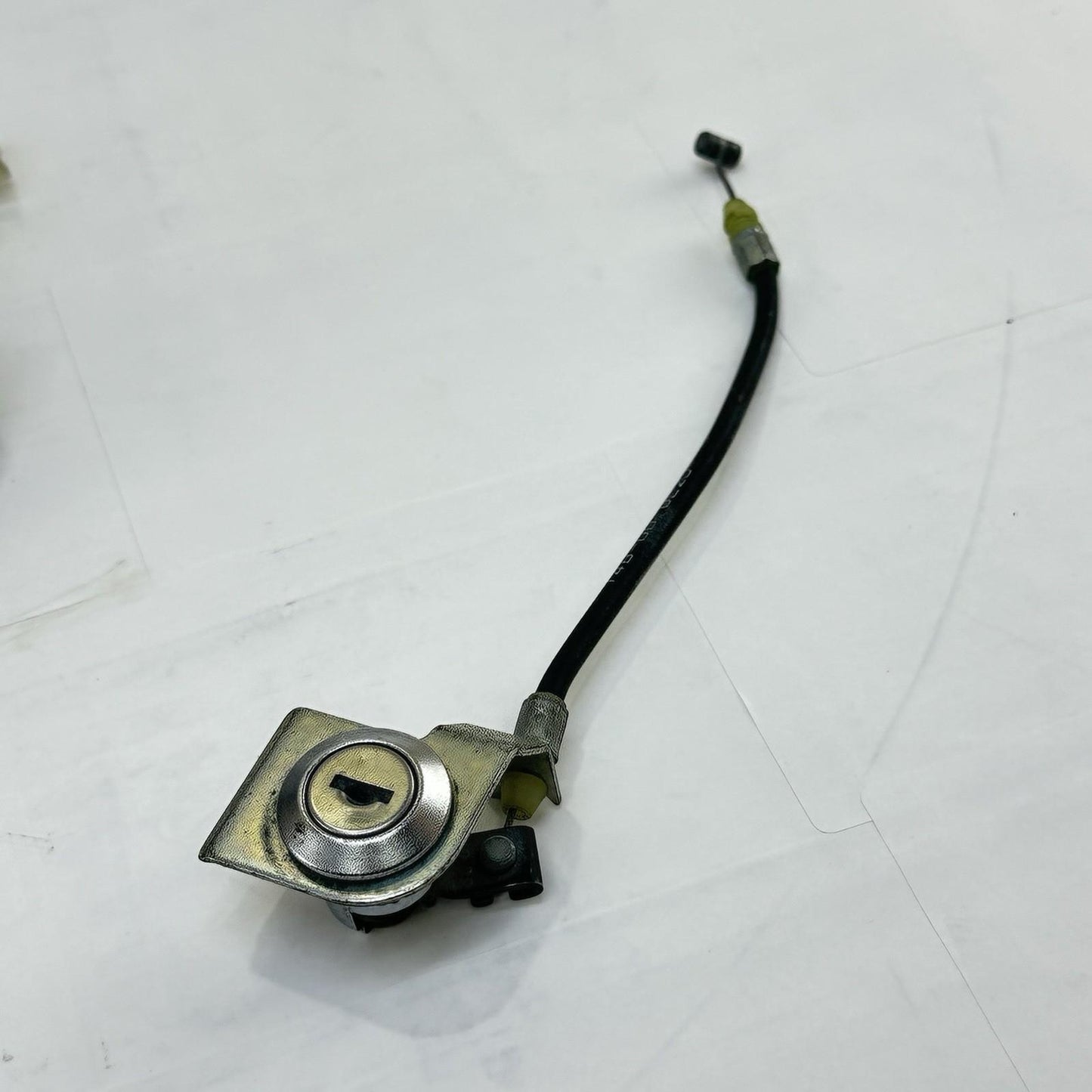2009 - 2011 YAMAHA YZF R1 IGNITION LOCK SET KEY GAS CAP SEAT LATCH FORK CLAMP