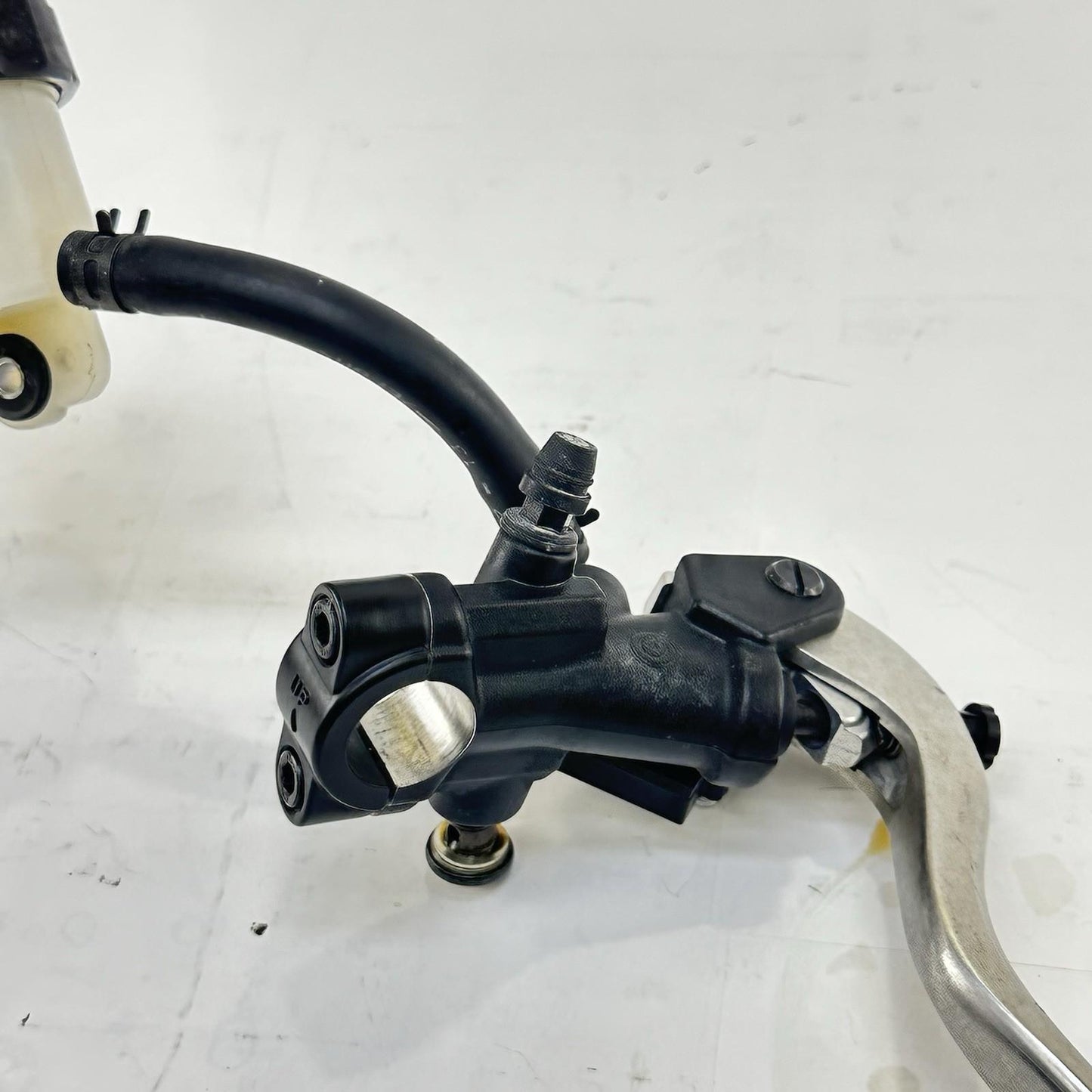 2009 - 2011 YAMAHA YZF R1 FRONT BRAKE MASTER CYLINDER RESERVOIR LEVER STOCK