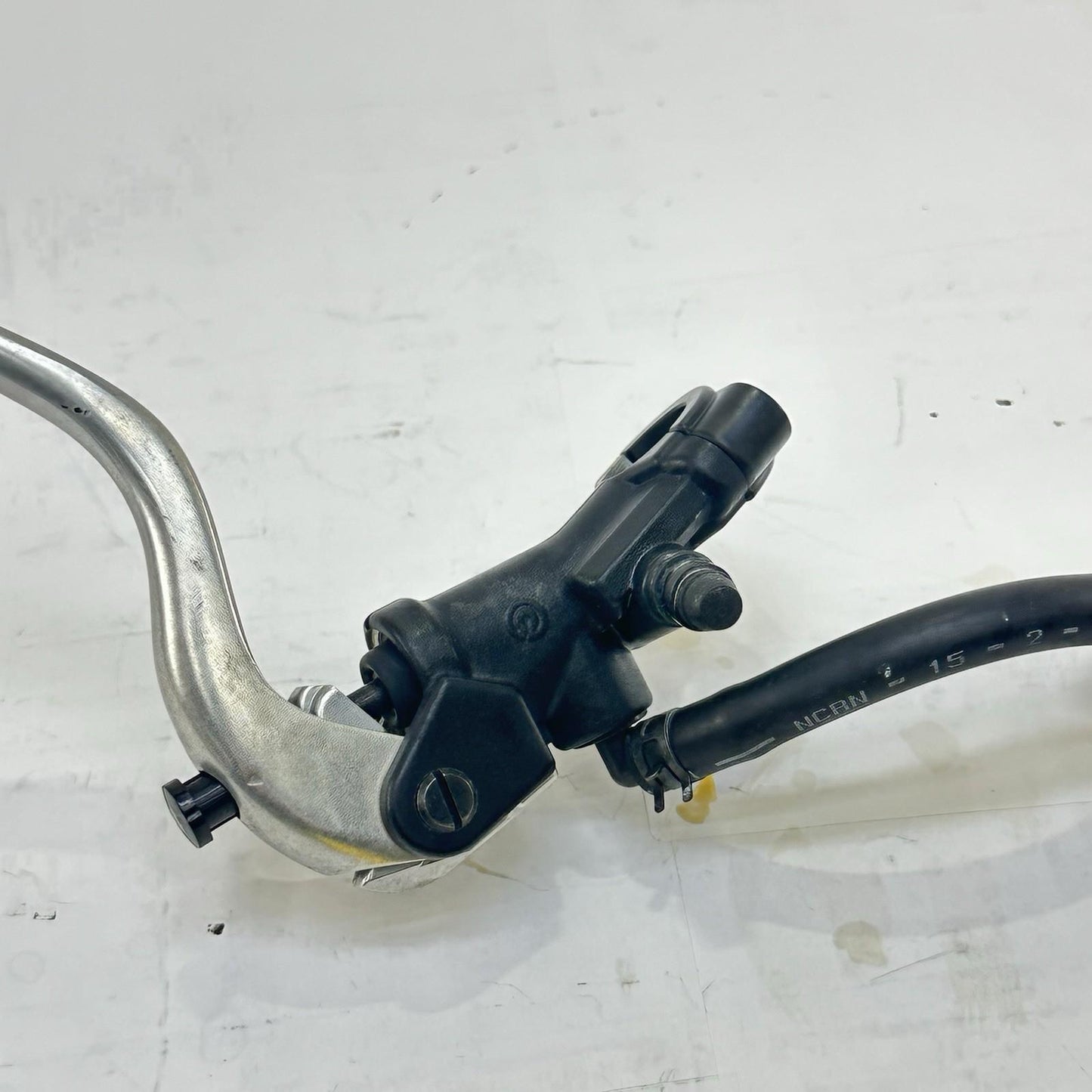 2009 - 2011 YAMAHA YZF R1 FRONT BRAKE MASTER CYLINDER RESERVOIR LEVER STOCK