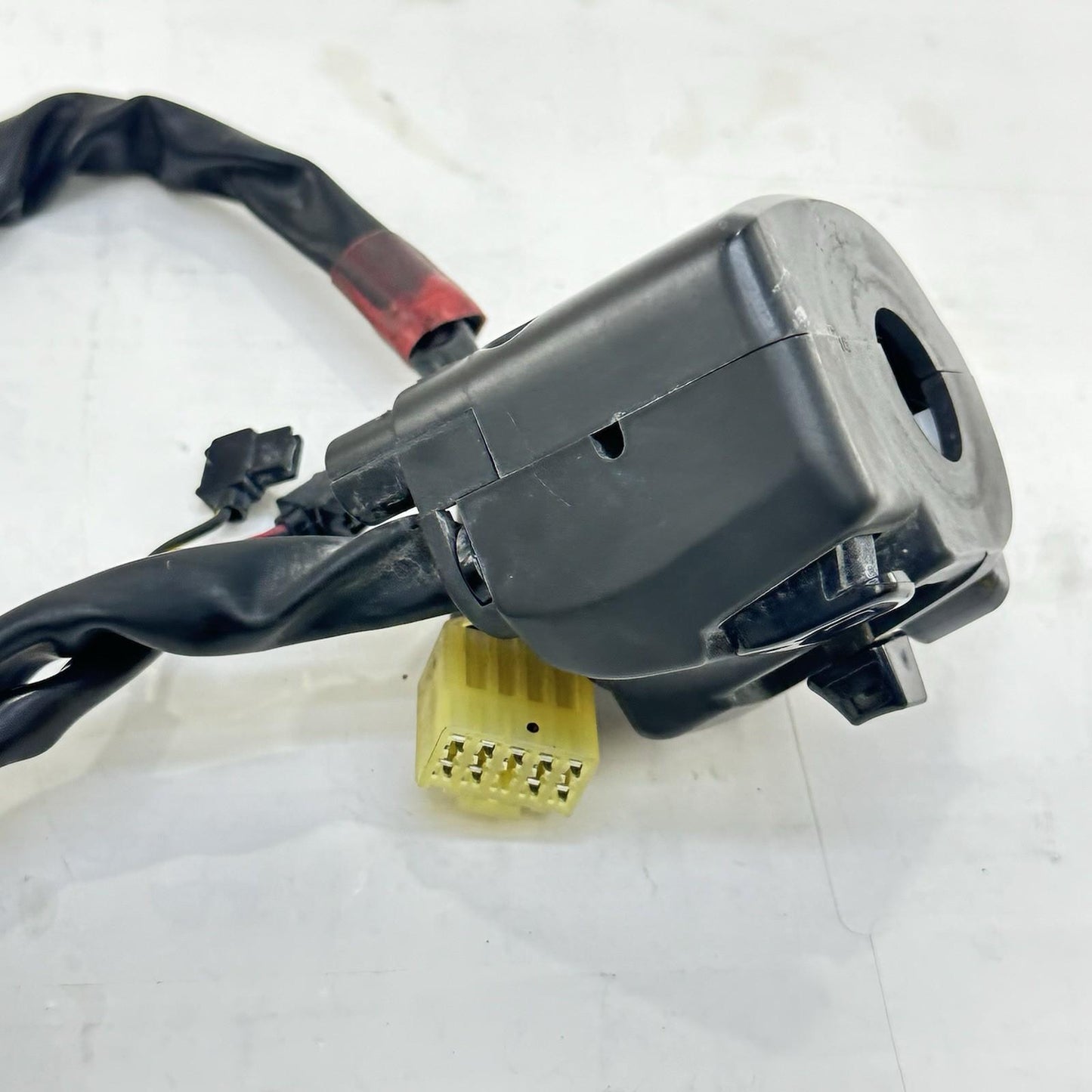 2009 - 2011 YAMAHA YZF R1 LEFT SWITCH LIGHTS HORN TURN SIGNAL CONTROL BUTTONS
