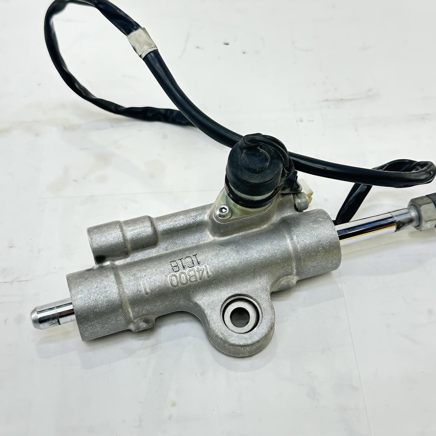 2009 - 2011 YAMAHA YZF R1 STEERING STABILIZER DAMPER ABSORBER SILVER STOCK