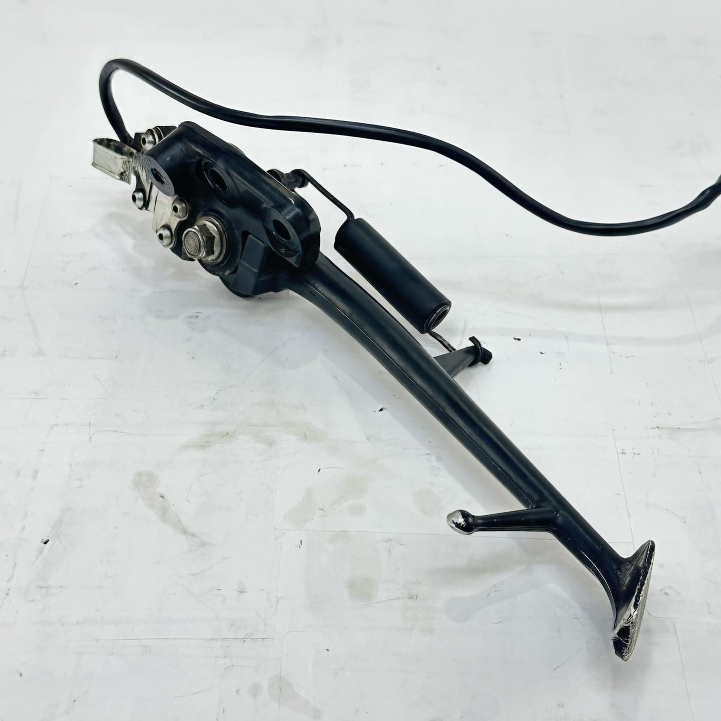 2009 - 2011 YAMAHA YZF R1 KICKSTAND SIDE LEG PROP STAND BOLTS KICK SENSOR BLACK