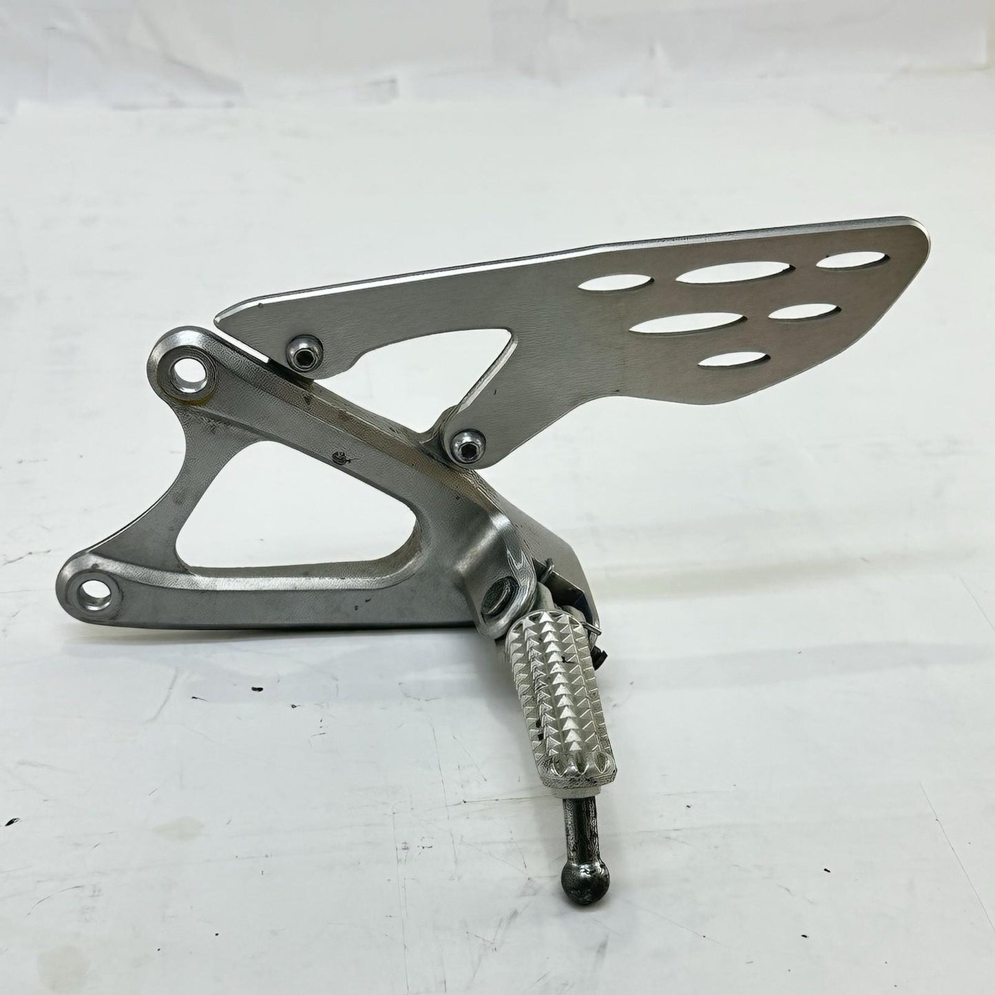 2009 - 2011 YAMAHA YZF R1 REAR SET BRAKE PEDAL LEFT RIGHT PAIR SILVER STOCK