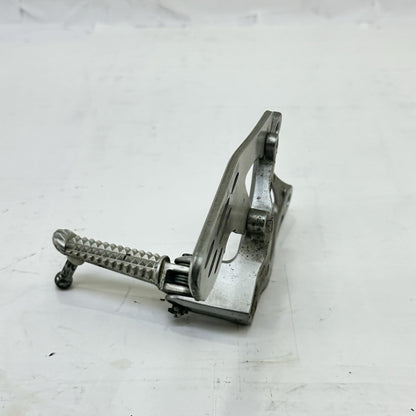 2009 - 2011 YAMAHA YZF R1 REAR SET BRAKE PEDAL LEFT RIGHT PAIR SILVER STOCK