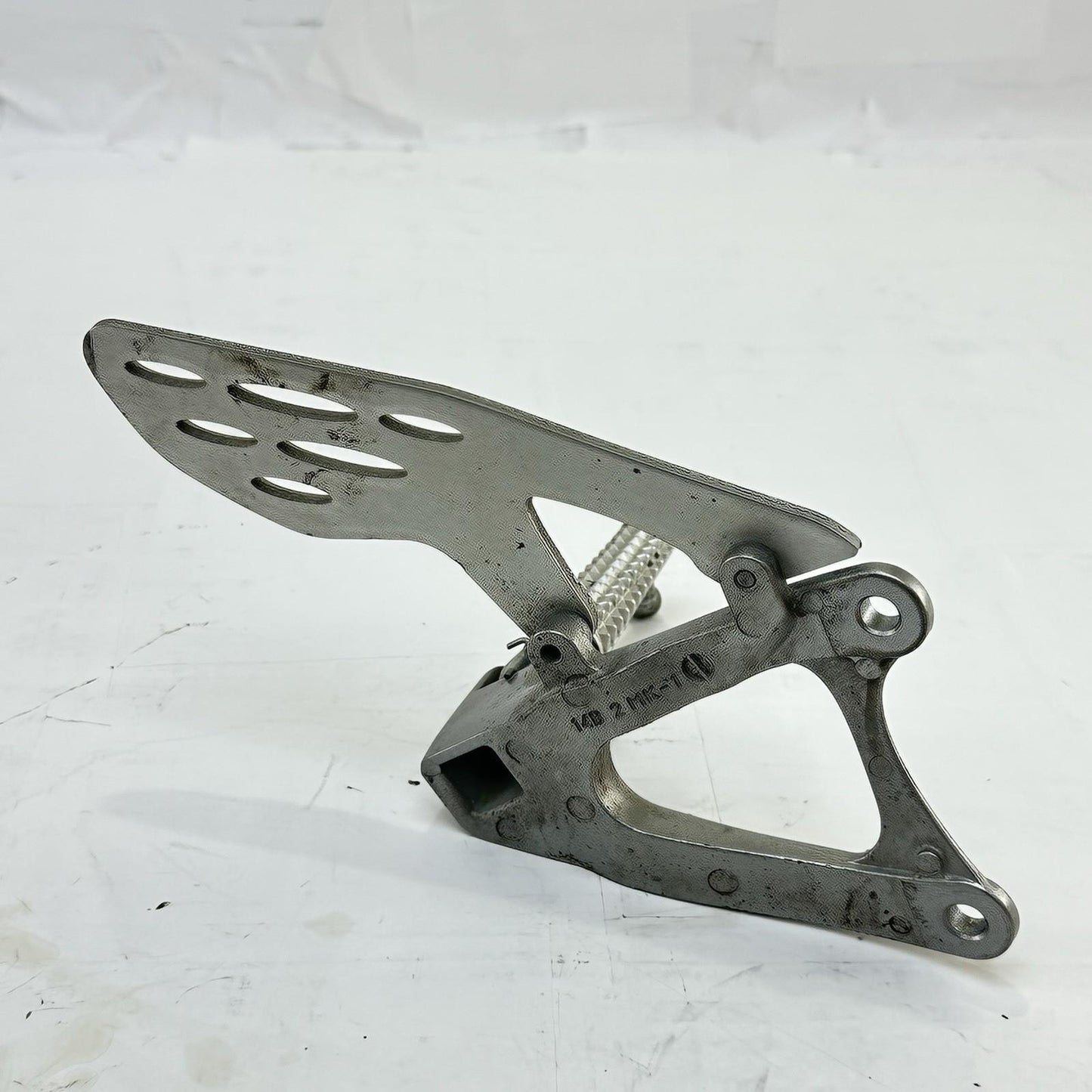 2009 - 2011 YAMAHA YZF R1 REAR SET BRAKE PEDAL LEFT RIGHT PAIR SILVER STOCK