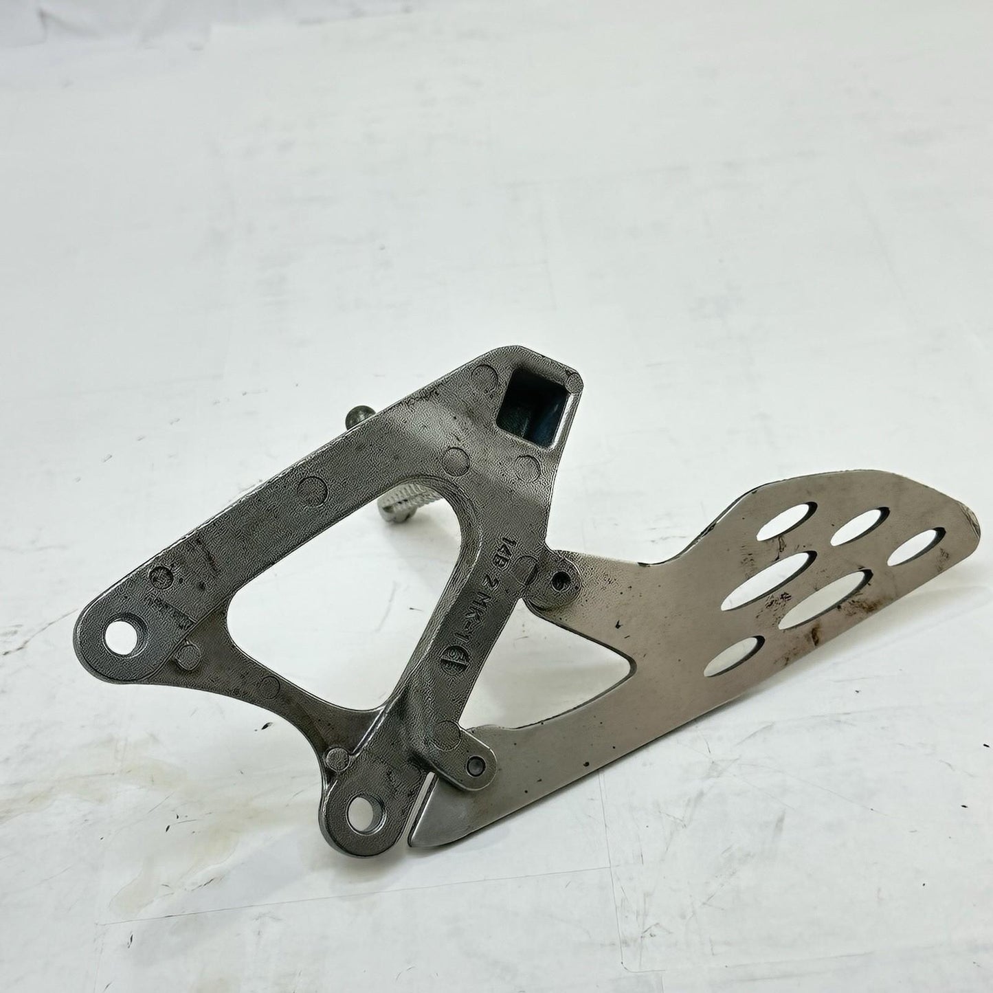 2009 - 2011 YAMAHA YZF R1 REAR SET BRAKE PEDAL LEFT RIGHT PAIR SILVER STOCK