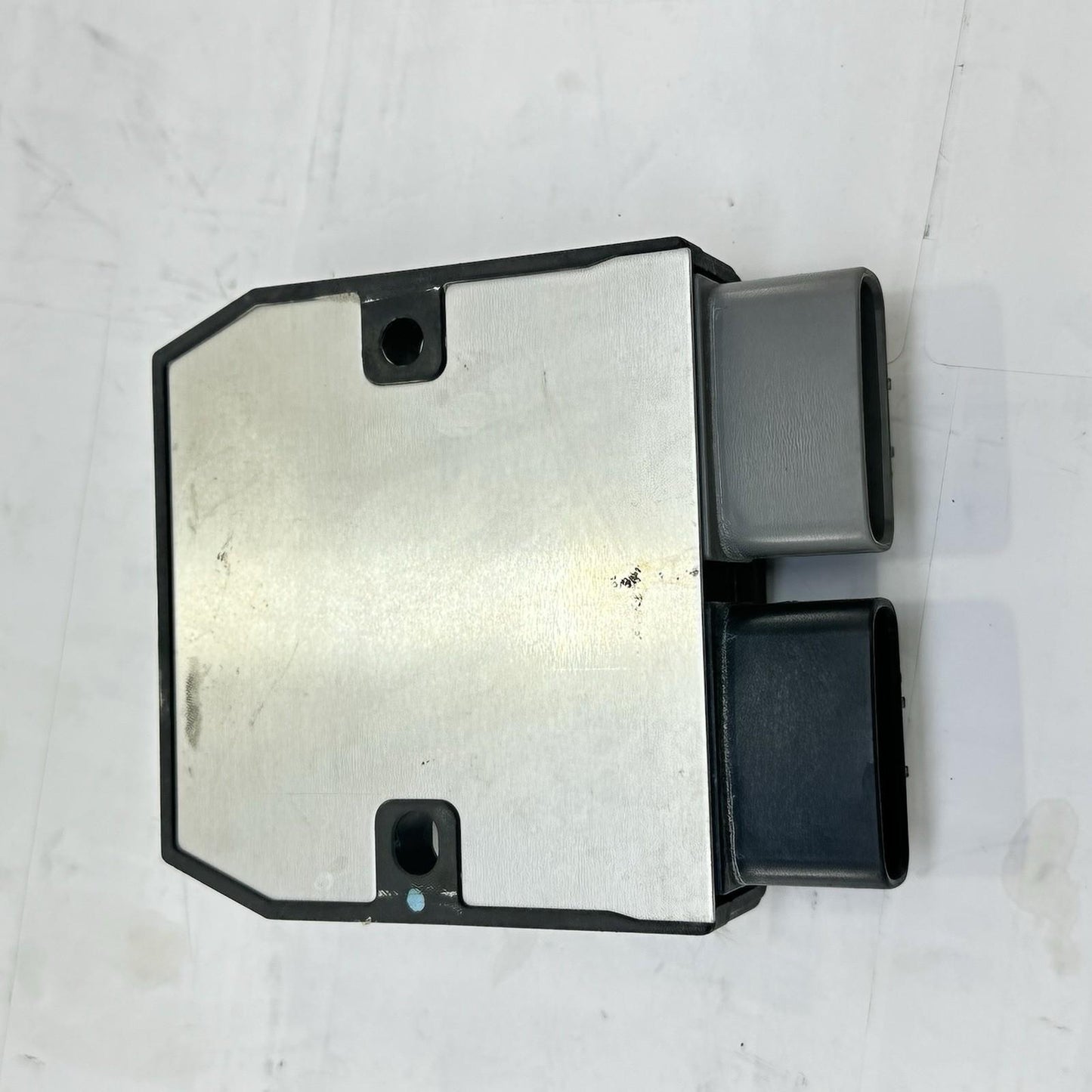 2009 - 2011 YAMAHA YZF R1 VOLTAGE REGULATOR RECTIFIER BLACK STOCK