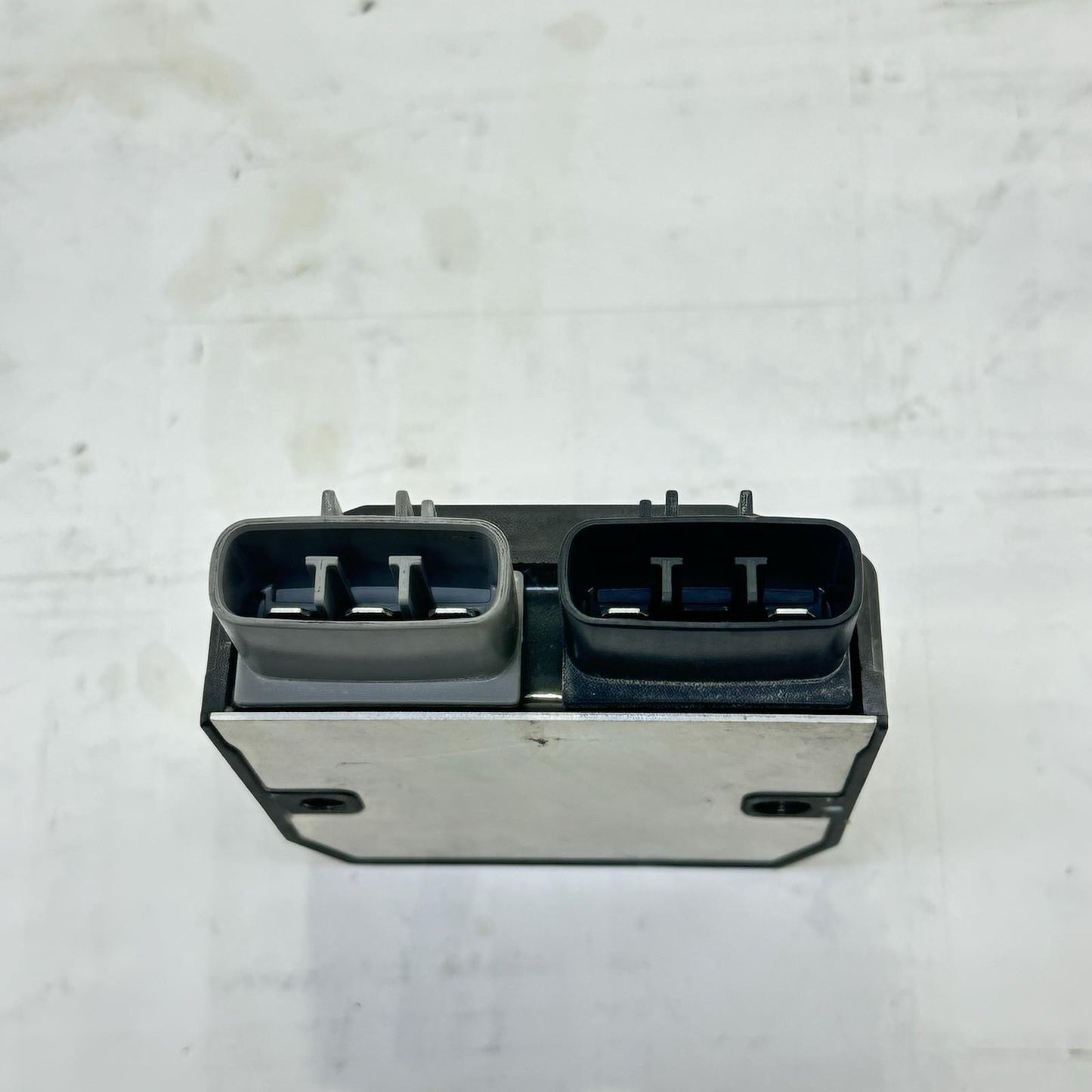 2009 - 2011 YAMAHA YZF R1 VOLTAGE REGULATOR RECTIFIER BLACK STOCK