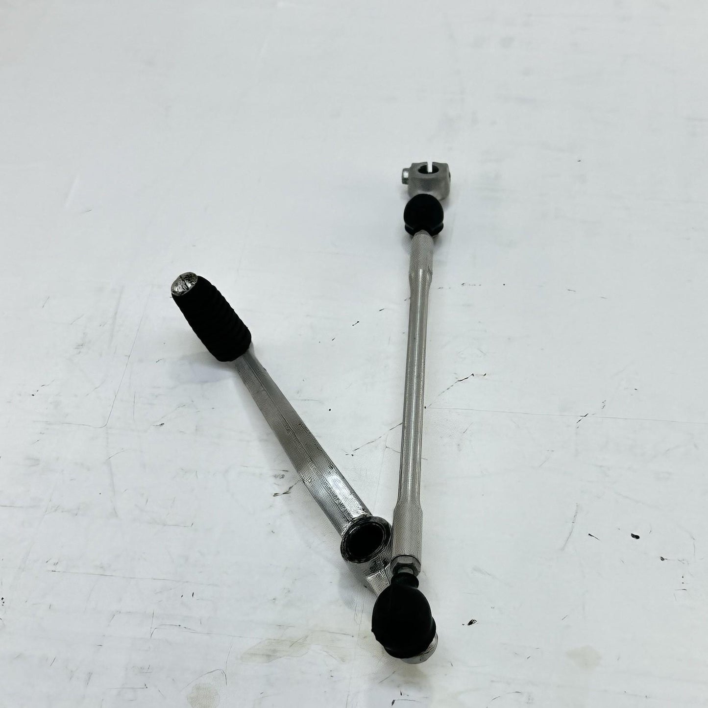 2009 - 2011 YAMAHA YZF R1 GEAR SHIFTER LINKAGE LEFT FOOT PEDAL LEVER LINK SILVER