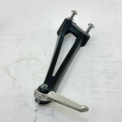 2009 - 2011 YAMAHA YZF R1 PASSENGER PEGS REAR FOOT REST LEFT RIGHT SET PAIR