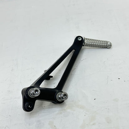 2009 - 2011 YAMAHA YZF R1 PASSENGER PEGS REAR FOOT REST LEFT RIGHT SET PAIR