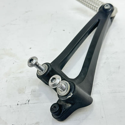 2009 - 2011 YAMAHA YZF R1 PASSENGER PEGS REAR FOOT REST LEFT RIGHT SET PAIR