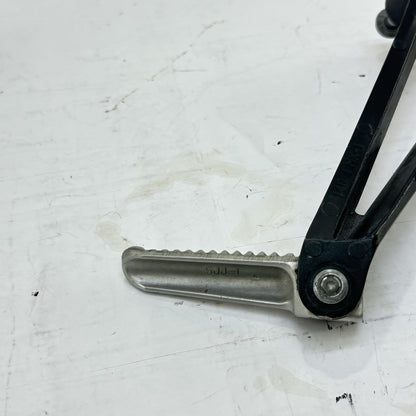 2009 - 2011 YAMAHA YZF R1 PASSENGER PEGS REAR FOOT REST LEFT RIGHT SET PAIR