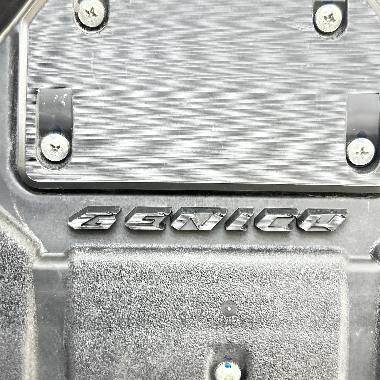 2009 - 2011 YAMAHA YZF R1 AIRBOX INTAKE AIR FILTER CLEANER HOUSING BOX BLACK