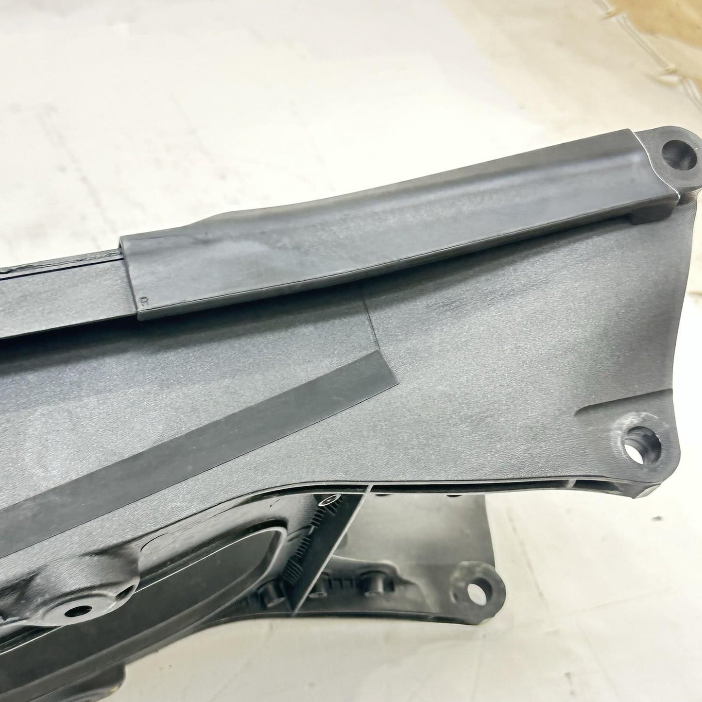 2009 - 2011 YAMAHA YZF R1 SUBFRAME REAR UNDERTAIL BACK FRAME BLACK STOCK