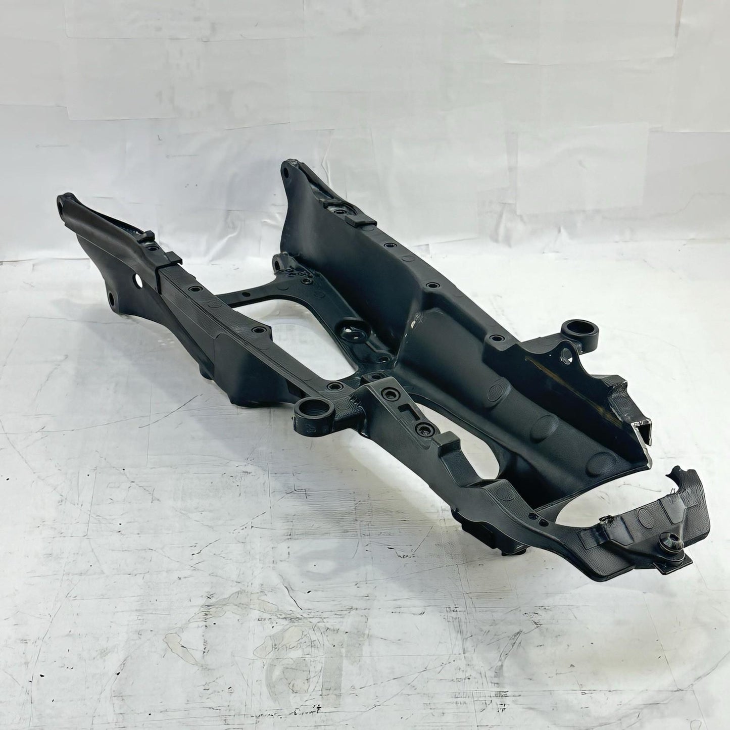 2009 - 2011 YAMAHA YZF R1 SUBFRAME REAR UNDERTAIL BACK FRAME BLACK STOCK