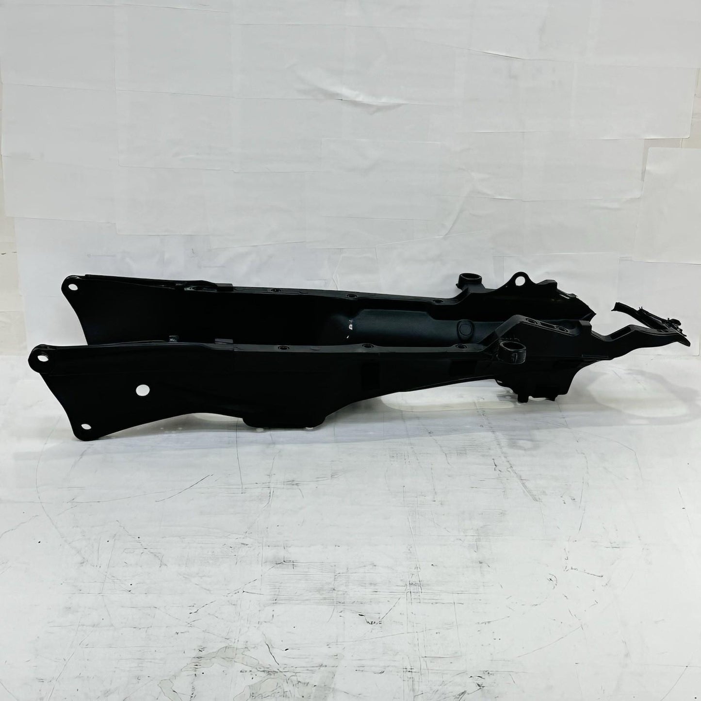 2009 - 2011 YAMAHA YZF R1 SUBFRAME REAR UNDERTAIL BACK FRAME BLACK STOCK