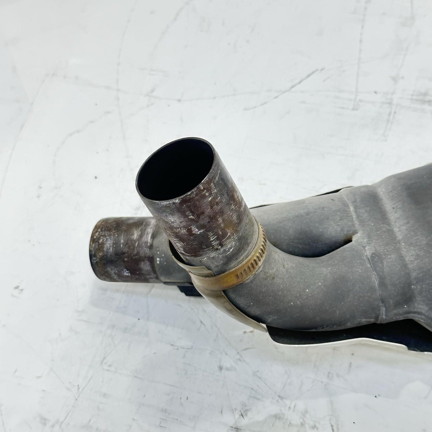 2009 - 2011 YAMAHA YZF R1 EXHAUST CATALYST MIDPIPE MUFFLER PIPE COVER STOCK