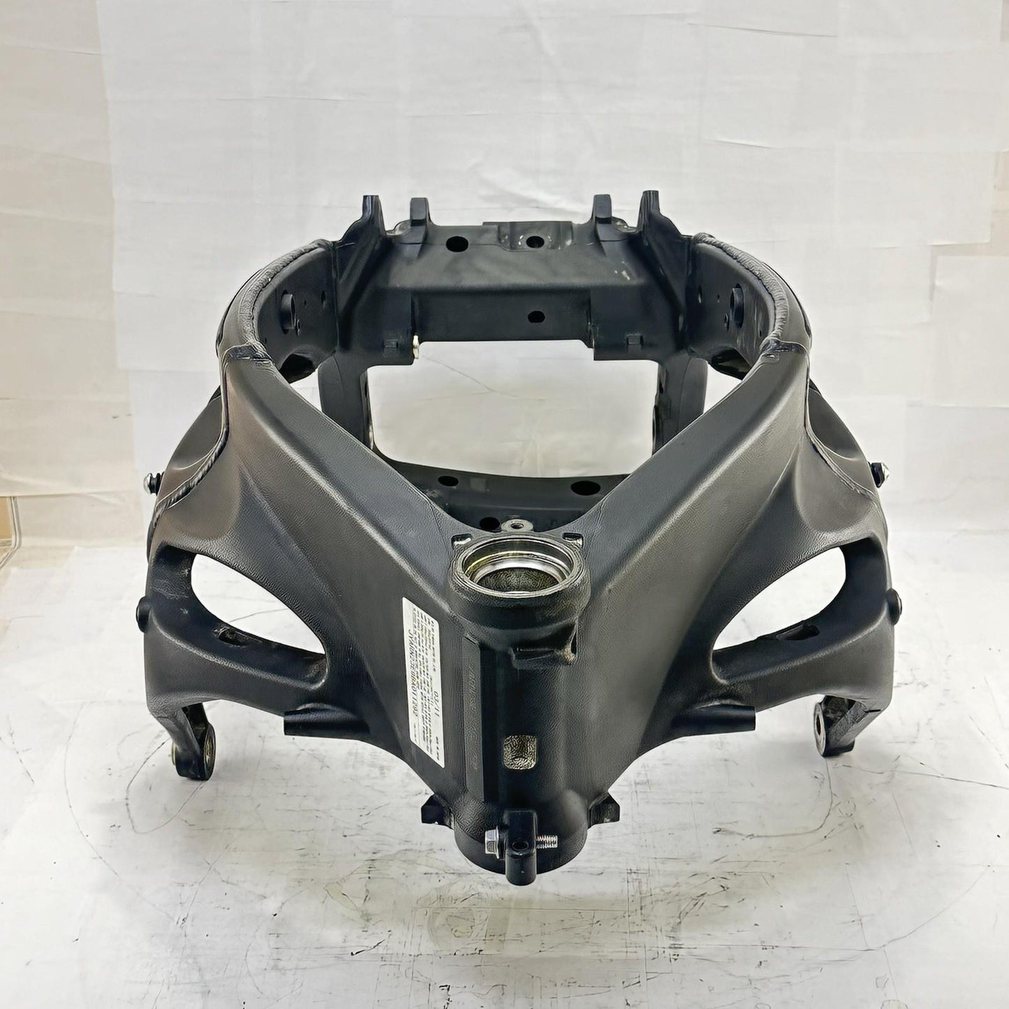 2009 - 2011 YAMAHA YZF R1 MAIN FRAME BODY CHASSIS BLACK STOCK