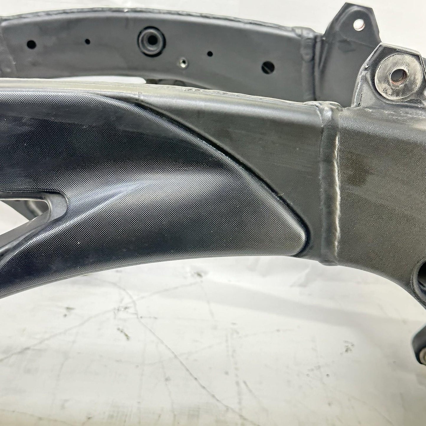 2009 - 2011 YAMAHA YZF R1 MAIN FRAME BODY CHASSIS BLACK STOCK