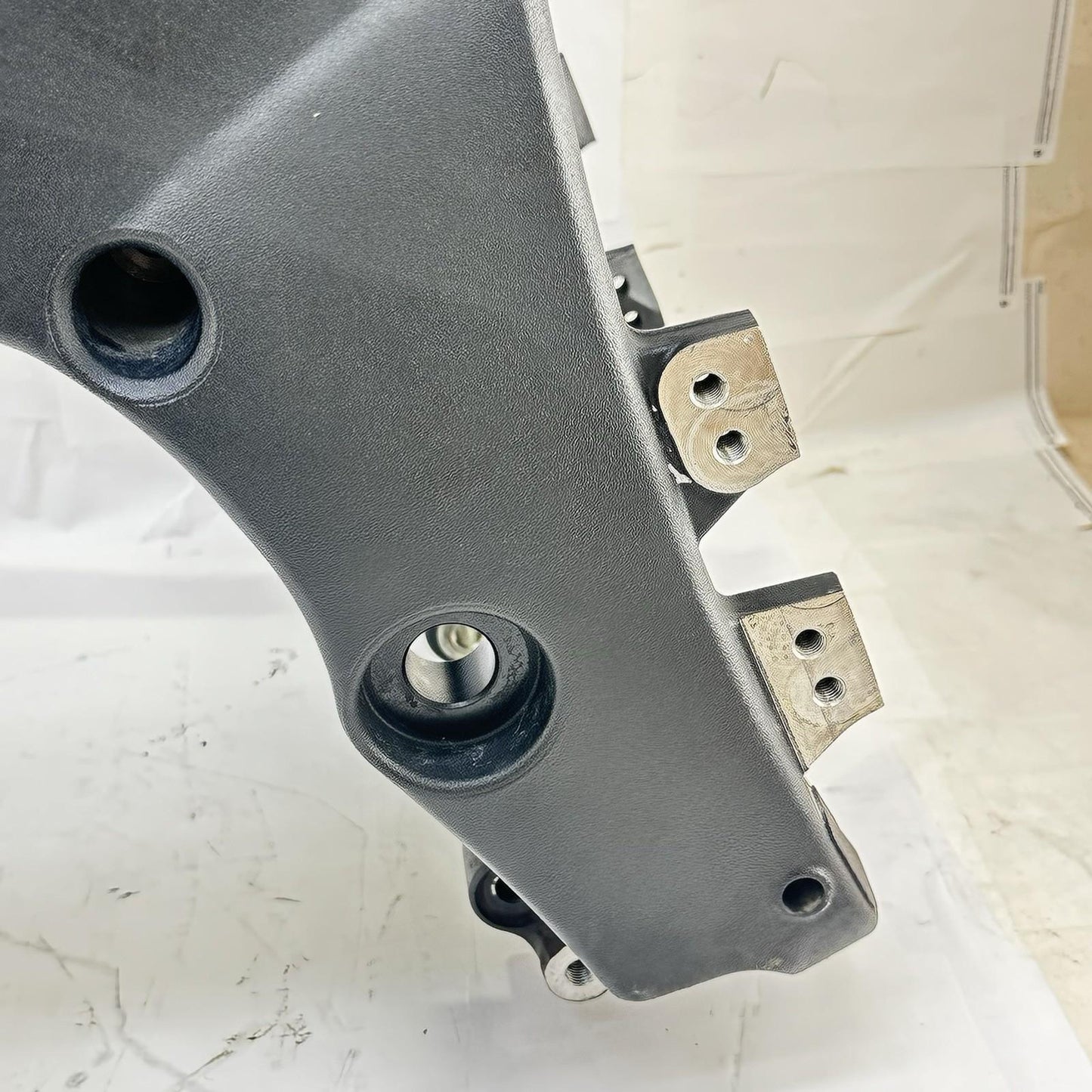 2009 - 2011 YAMAHA YZF R1 MAIN FRAME BODY CHASSIS BLACK STOCK