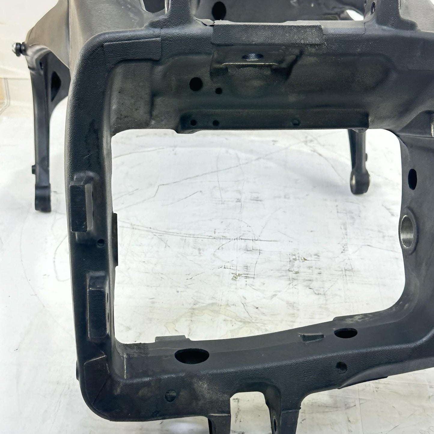 2009 - 2011 YAMAHA YZF R1 MAIN FRAME BODY CHASSIS BLACK STOCK