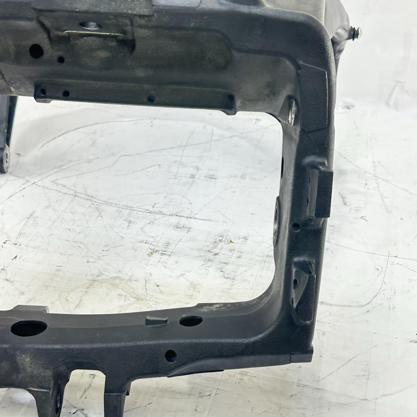2009 - 2011 YAMAHA YZF R1 MAIN FRAME BODY CHASSIS BLACK STOCK