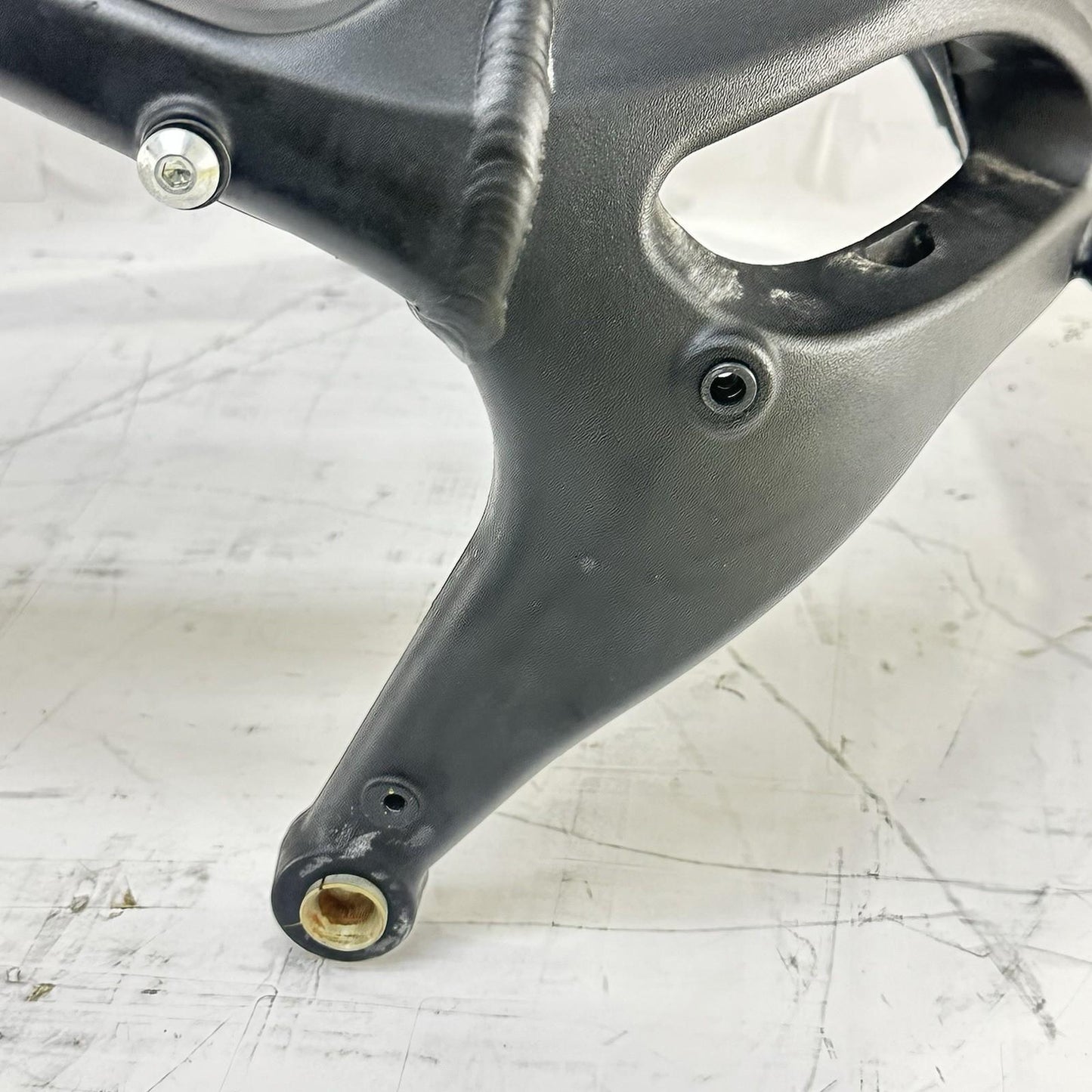 2009 - 2011 YAMAHA YZF R1 MAIN FRAME BODY CHASSIS BLACK STOCK