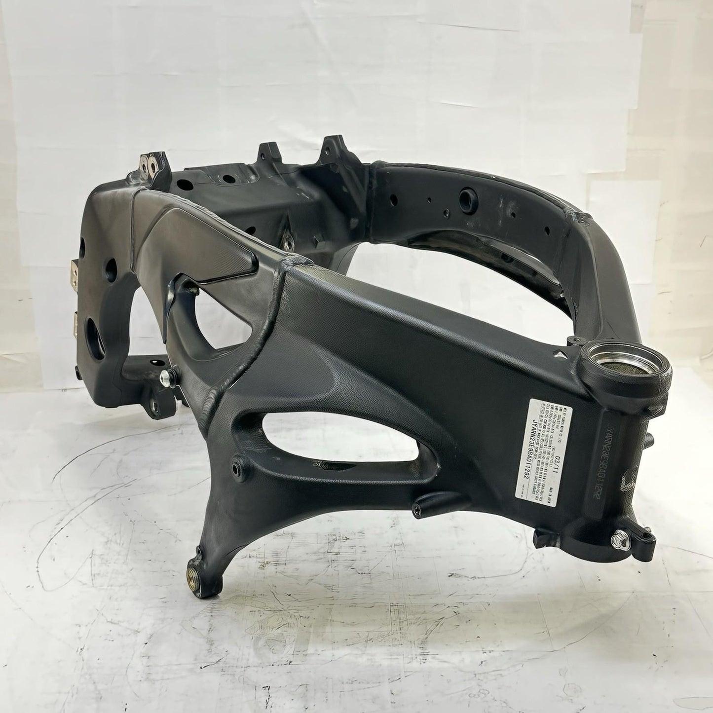 2009 - 2011 YAMAHA YZF R1 MAIN FRAME BODY CHASSIS BLACK STOCK