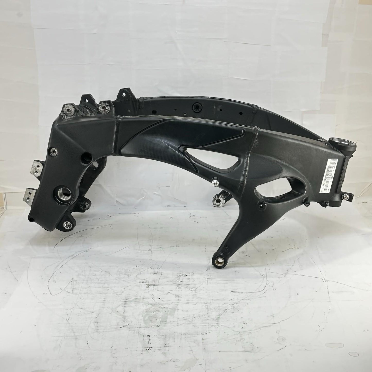 2009 - 2011 YAMAHA YZF R1 MAIN FRAME BODY CHASSIS BLACK STOCK