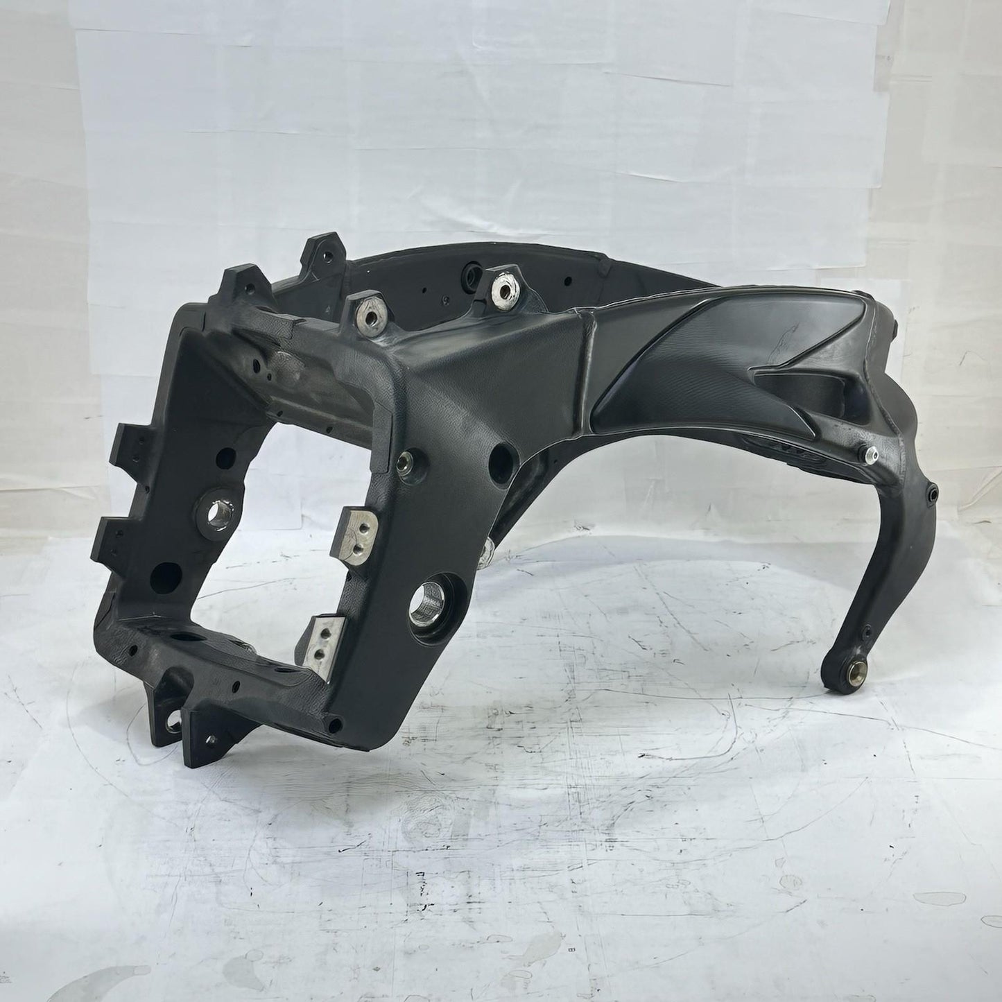 2009 - 2011 YAMAHA YZF R1 MAIN FRAME BODY CHASSIS BLACK STOCK