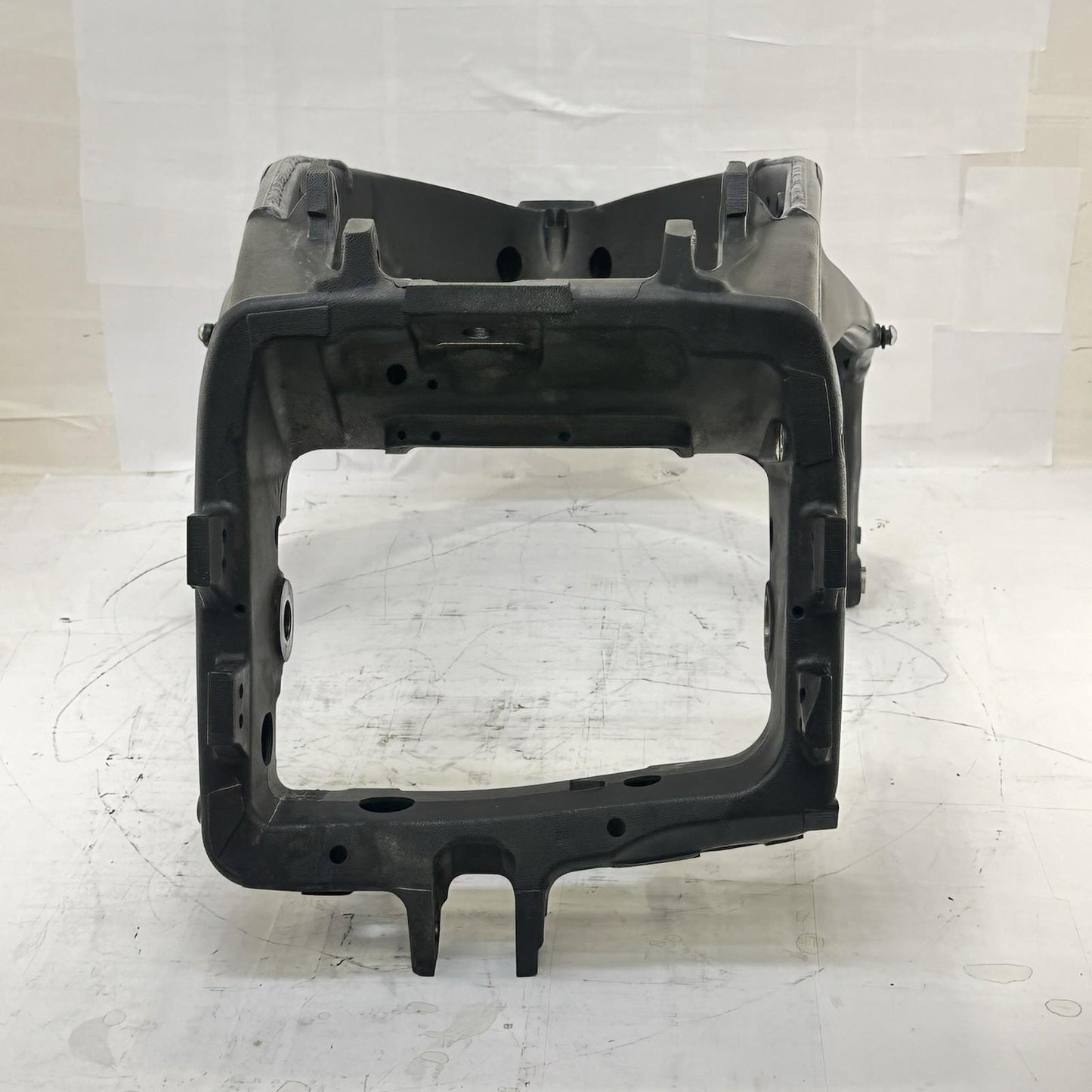 2009 - 2011 YAMAHA YZF R1 MAIN FRAME BODY CHASSIS BLACK STOCK