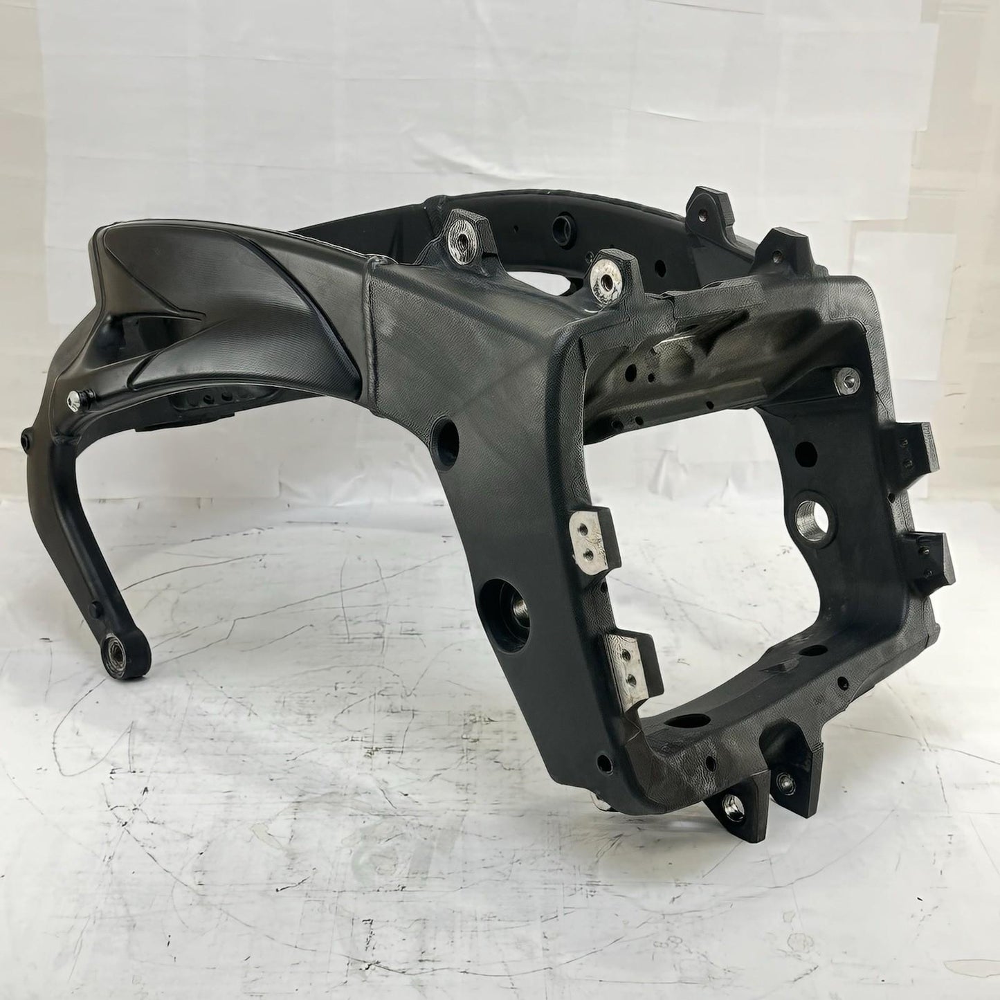 2009 - 2011 YAMAHA YZF R1 MAIN FRAME BODY CHASSIS BLACK STOCK
