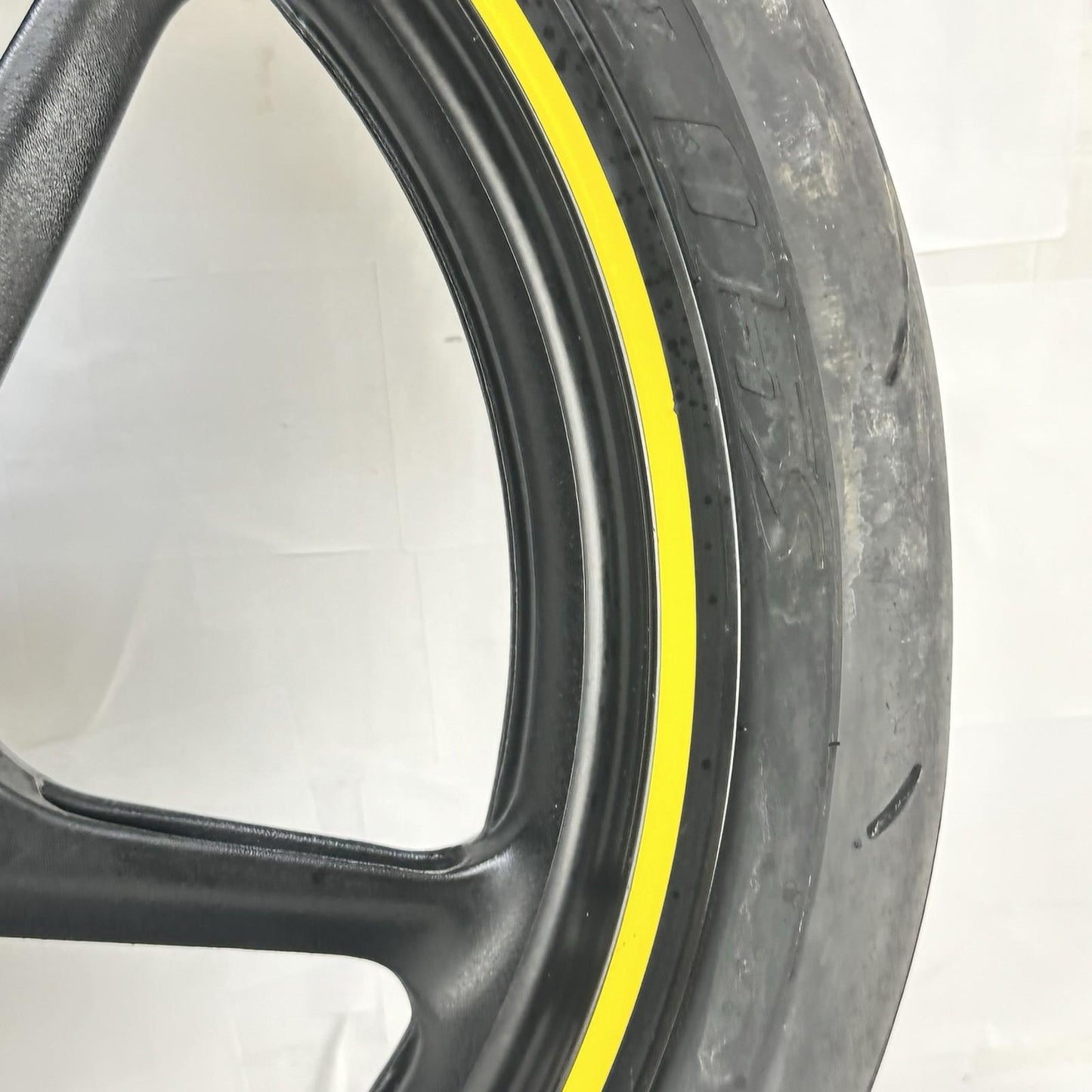 2009 - 2011 YAMAHA YZF R1 FRONT WHEEL RIM TIRE RUBBER BLACK STOCK *BENT*