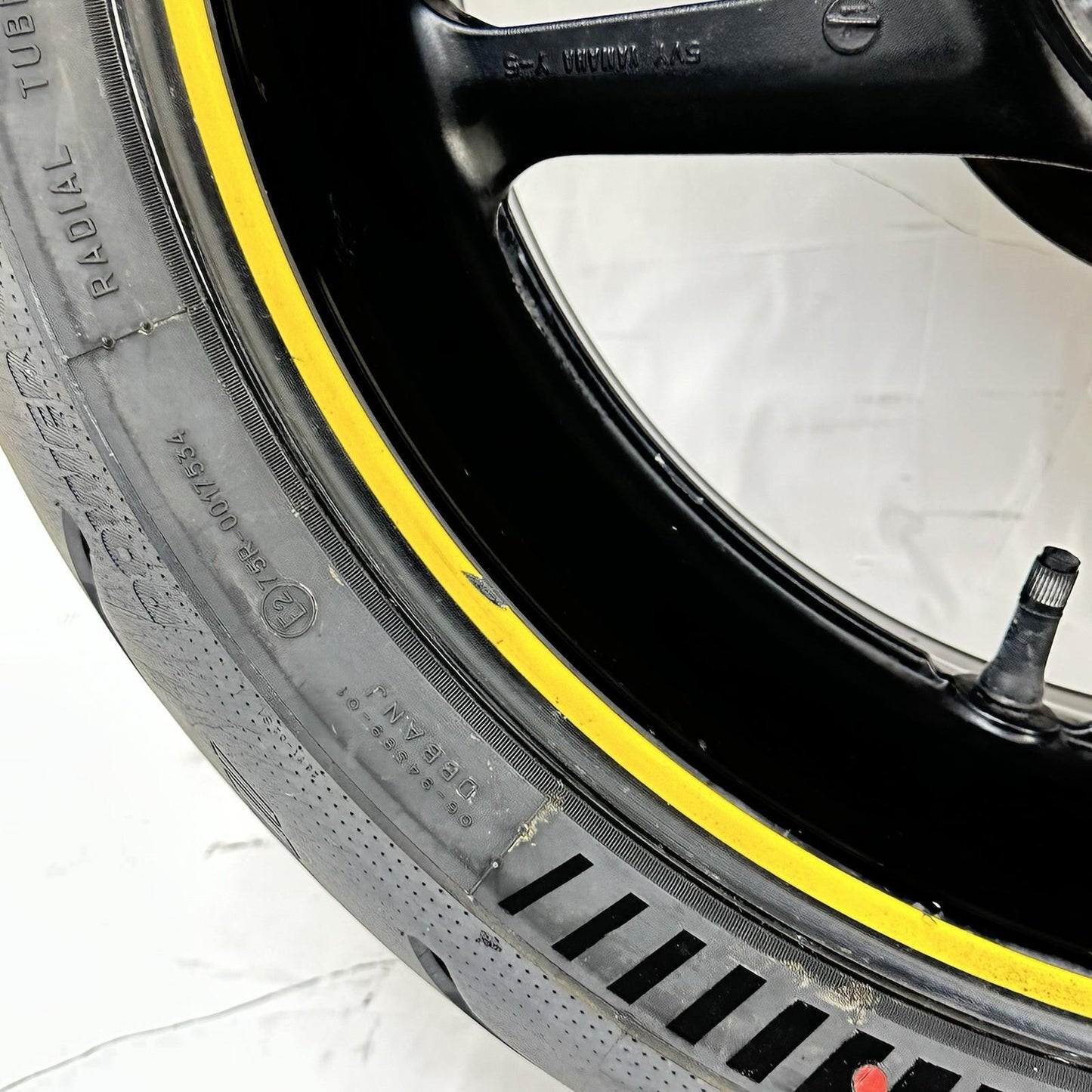 2009 - 2011 YAMAHA YZF R1 REAR WHEEL RIM TIRE BACK BRAKE DISC ROTOR BLACK STOCK