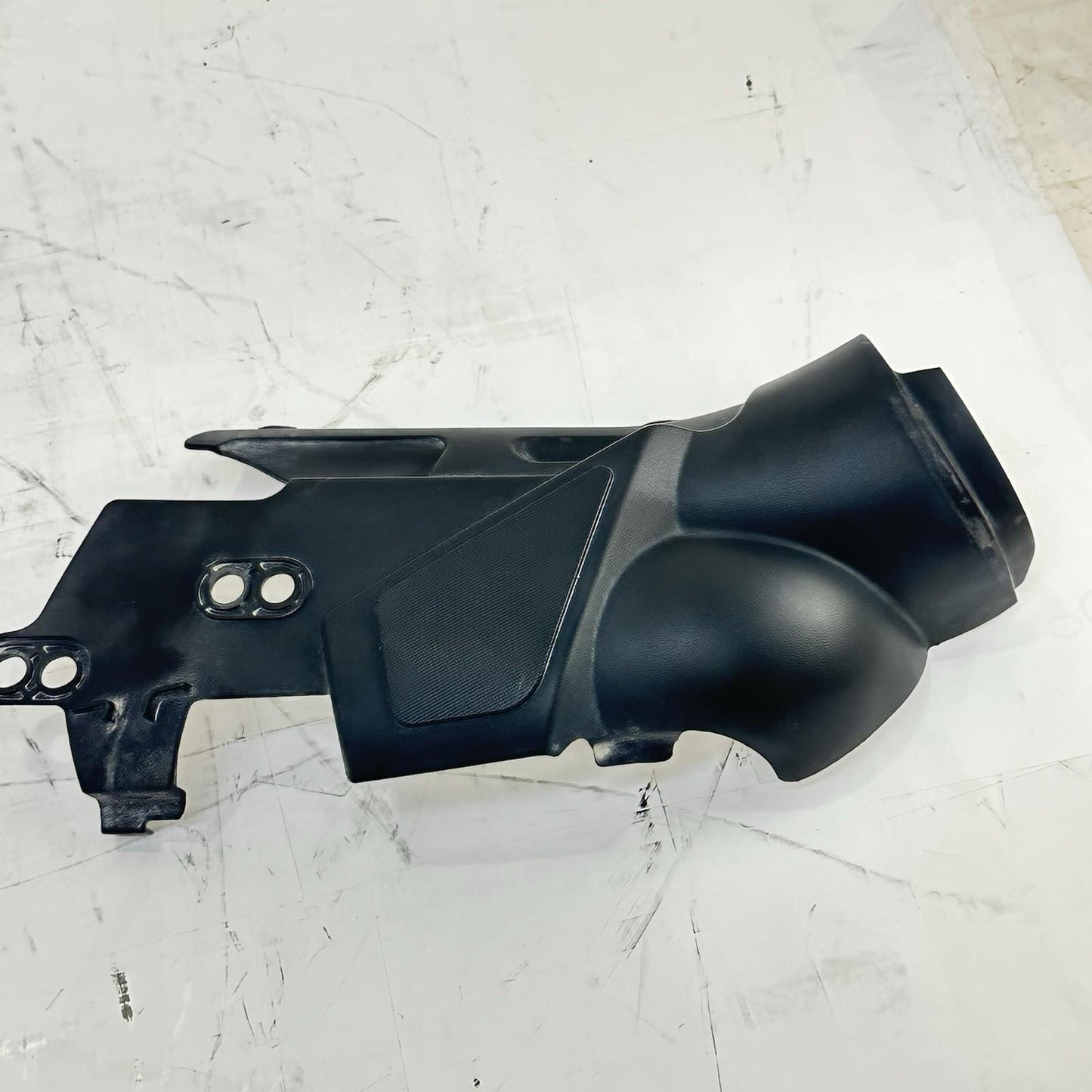 2009 - 2011 YAMAHA YZF R1 EXHAUST COVER HEAT SHIELD PLASTIC BLACK TRIM PANEL