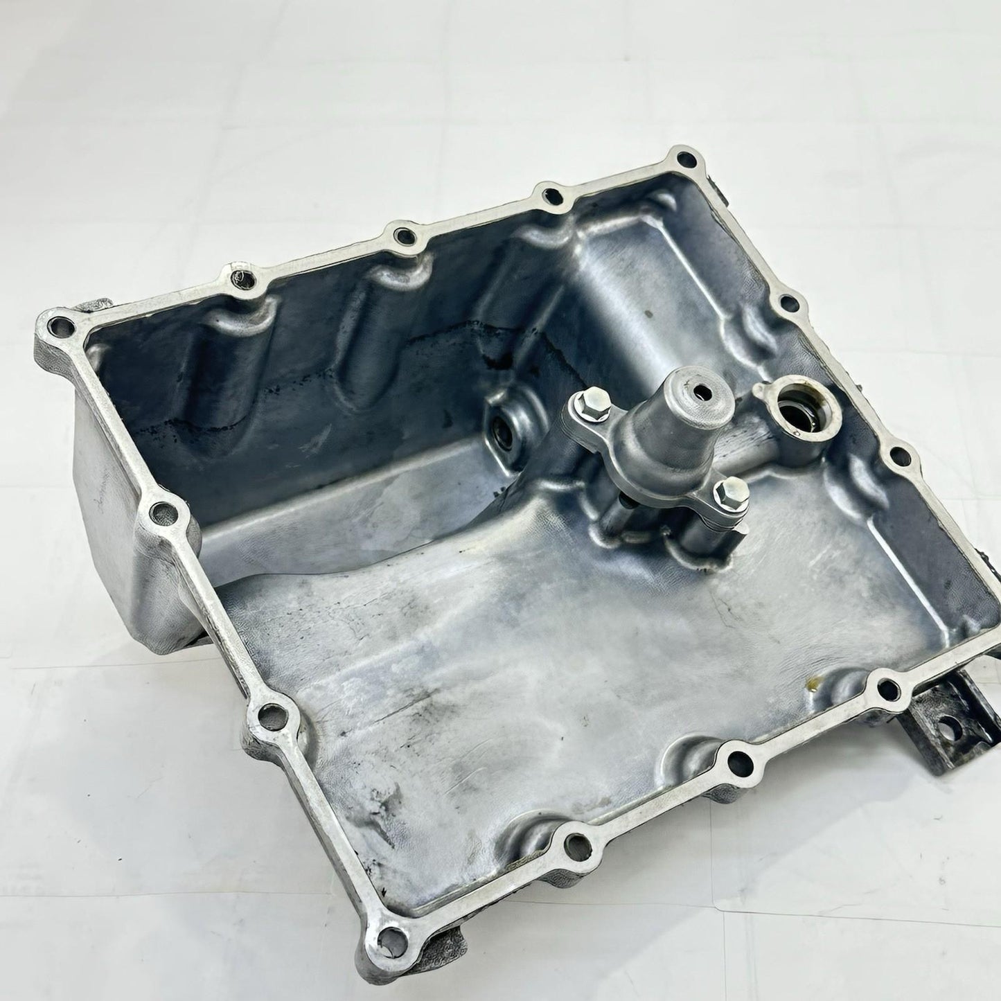 2007 - 2008 SUZUKI GSXR 1000 OIL PAN ENGINE MOTOR UNDER BELLY COVER *READ DISC*