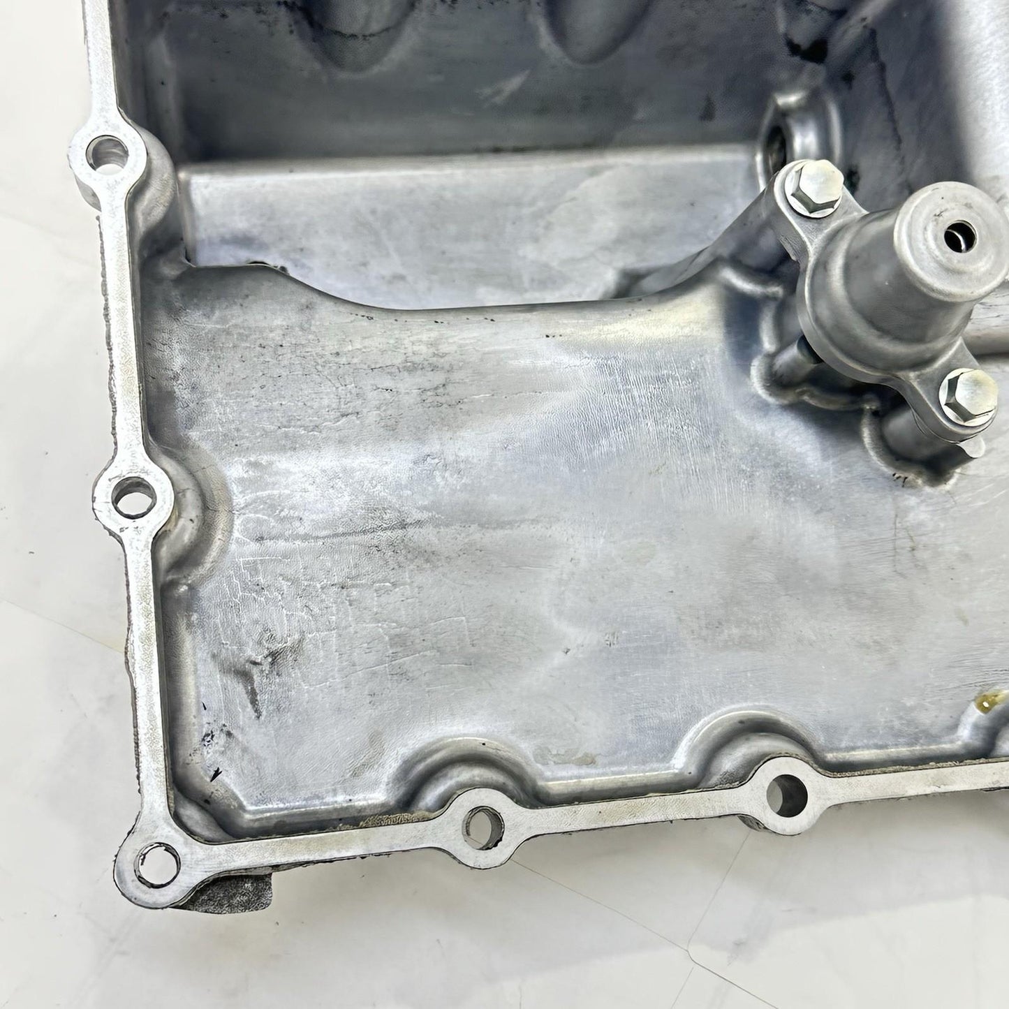 2007 - 2008 SUZUKI GSXR 1000 OIL PAN ENGINE MOTOR UNDER BELLY COVER *READ DISC*
