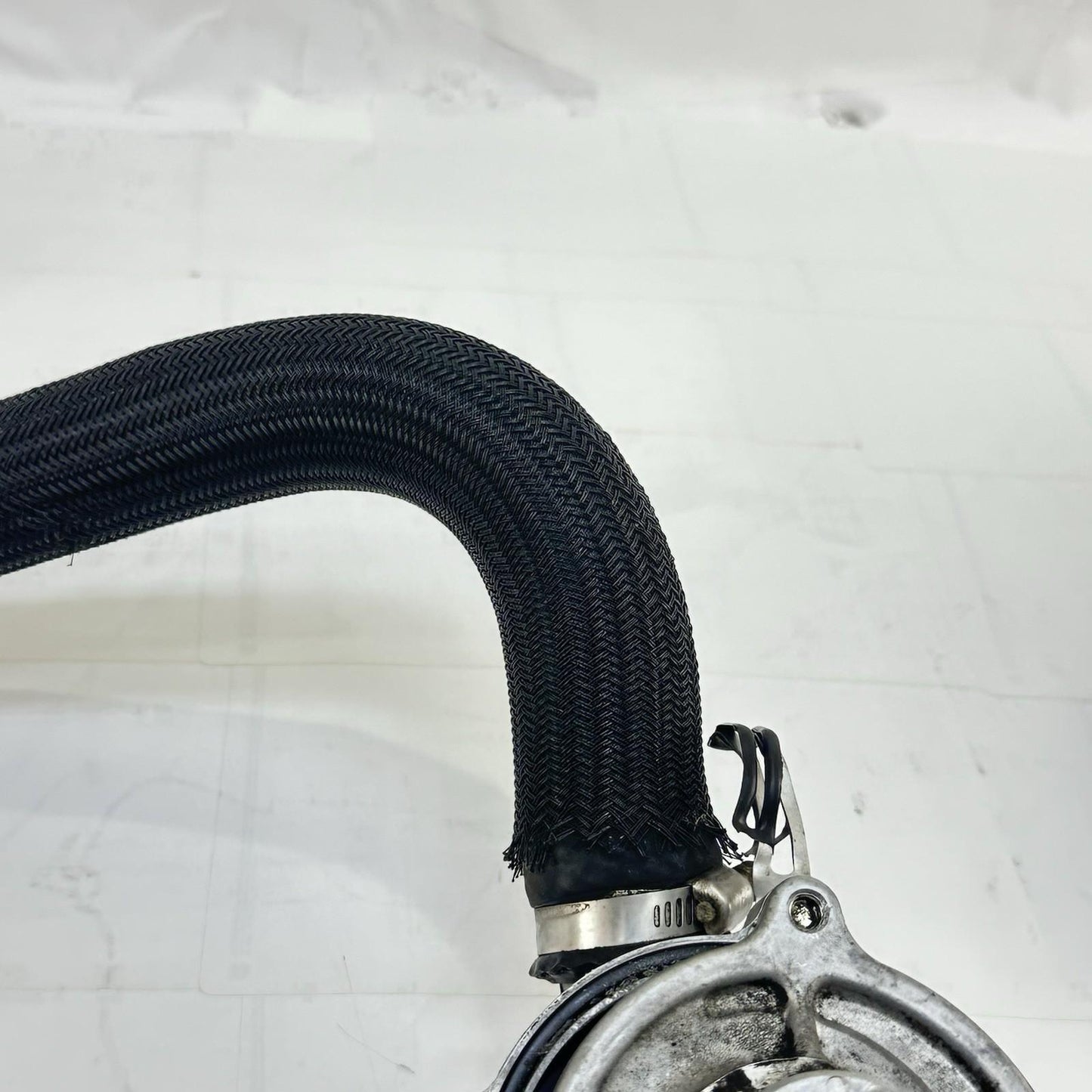 2007 - 2008 SUZUKI GSXR 1000 WATER PUMP COOLANT LINES HOSES ENGINE MOTOR COOLING